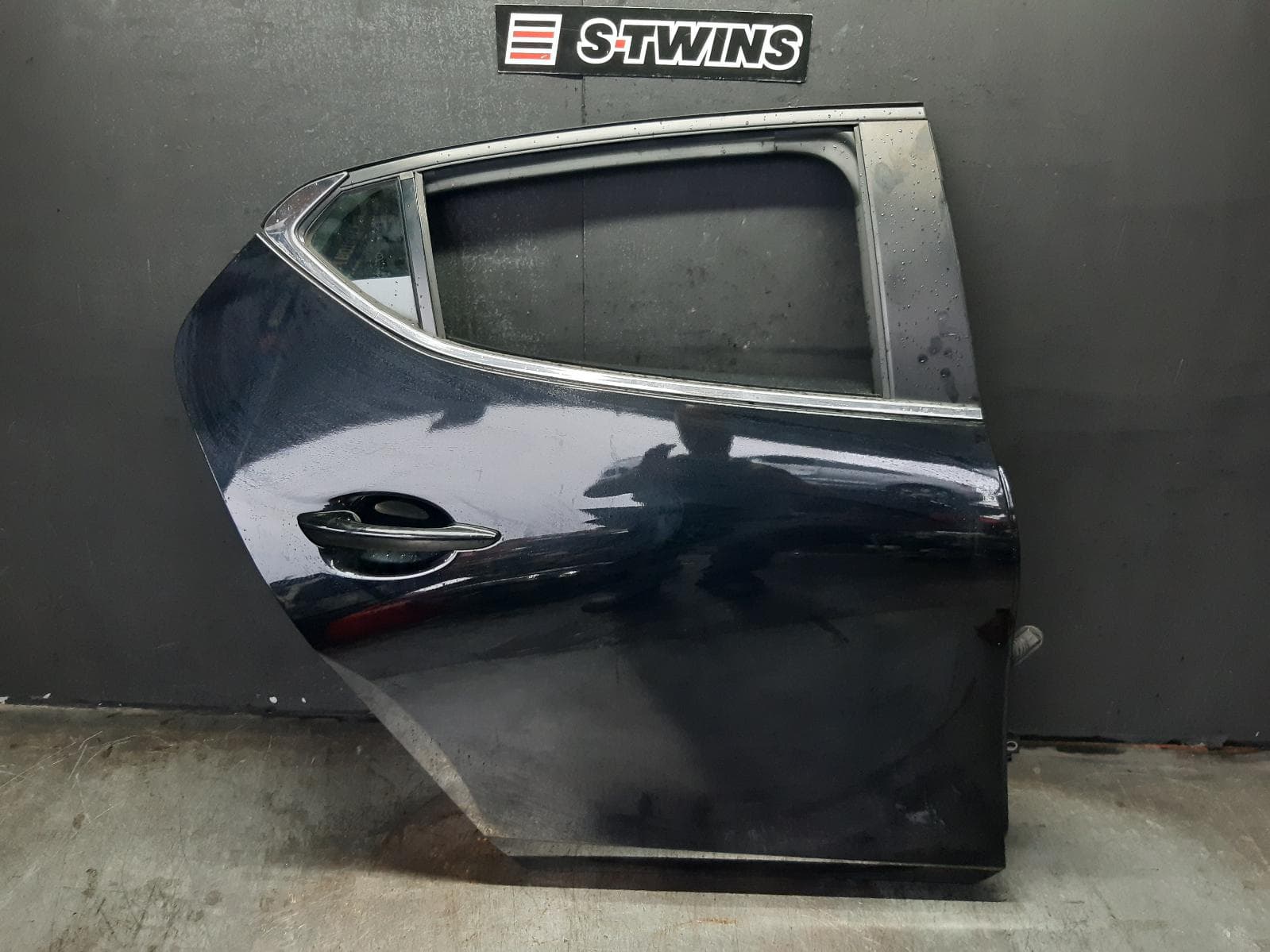 Used auto part listing image: 2020 MAZDA 3 RIGHT REAR DOOR SLIDING BP, HATCH, 03/19- 0000335653