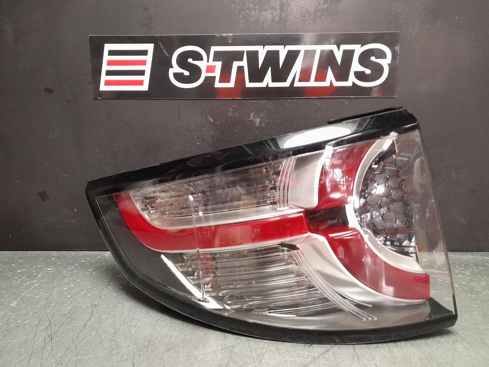 Used auto part listing image: 2017 LAND ROVER DISCOVERY SPORT LEFT TAILLIGHT IN BODY, LED, RED MARKING LIGHT TYPE, L550, 01/15-06/19 0000355176
