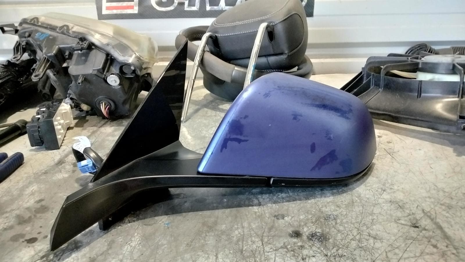 Used auto part listing image: 2023 TESLA MODEL 3 LEFT DOOR MIRROR 1ST GEN, POWER, FOLDING, HEATED, DIMMING, BLACK BASE TYPE, 06/19-08/23 0000392764