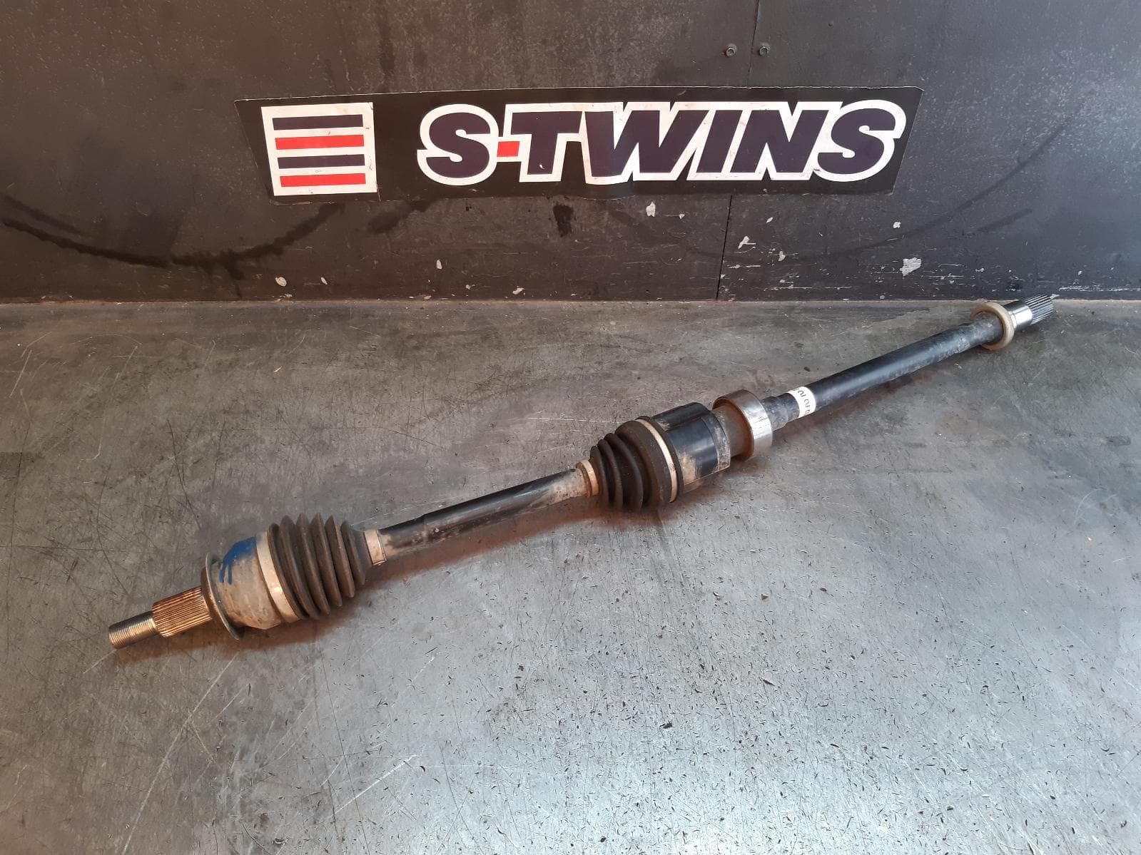 Used auto part listing image: 2019 MAZDA 6 RIGHT DRIVESHAFT AUTO, PETROL, 2.5, NON TURBO, GJ-GL, 11/12- 0000342936
