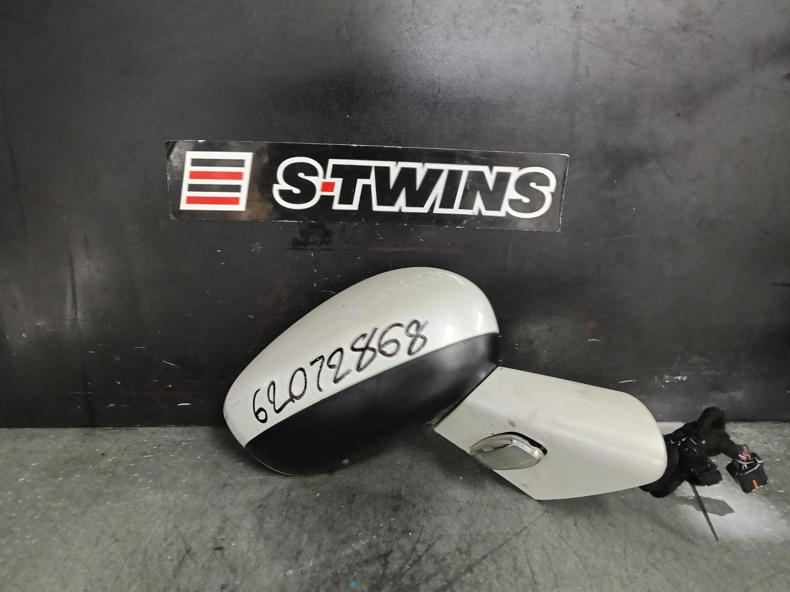 Used auto part listing image: 2014 PEUGEOT RCZ RIGHT DOOR MIRROR FOLDING TYPE, 09/10- 0000389786