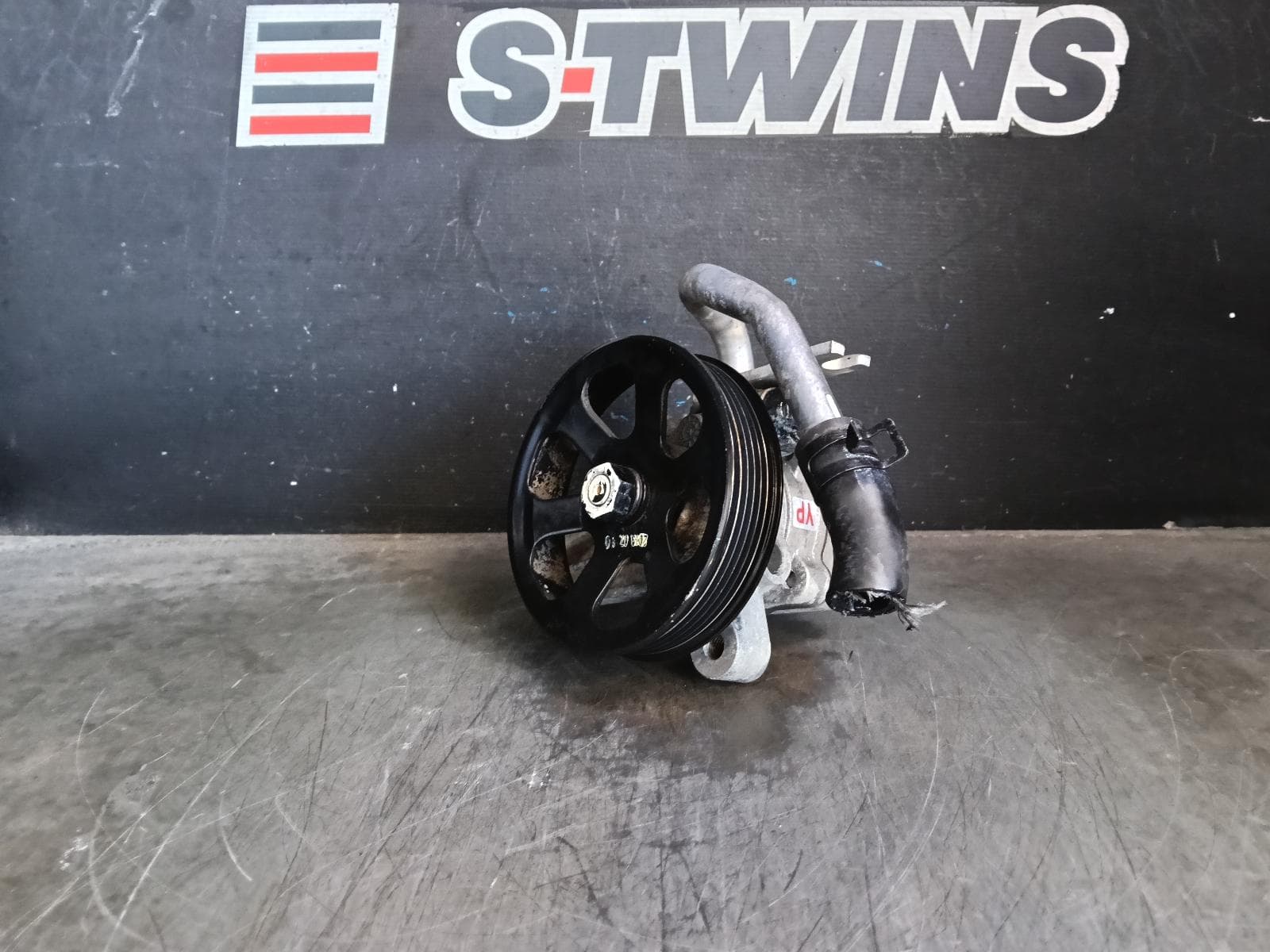 Used auto part listing image: 2019 KIA CARNIVAL/GRAND CARNIVAL STEERING PUMP PETROL, 3.3, G6DM, YP, 03/18-10/20 0000378720
