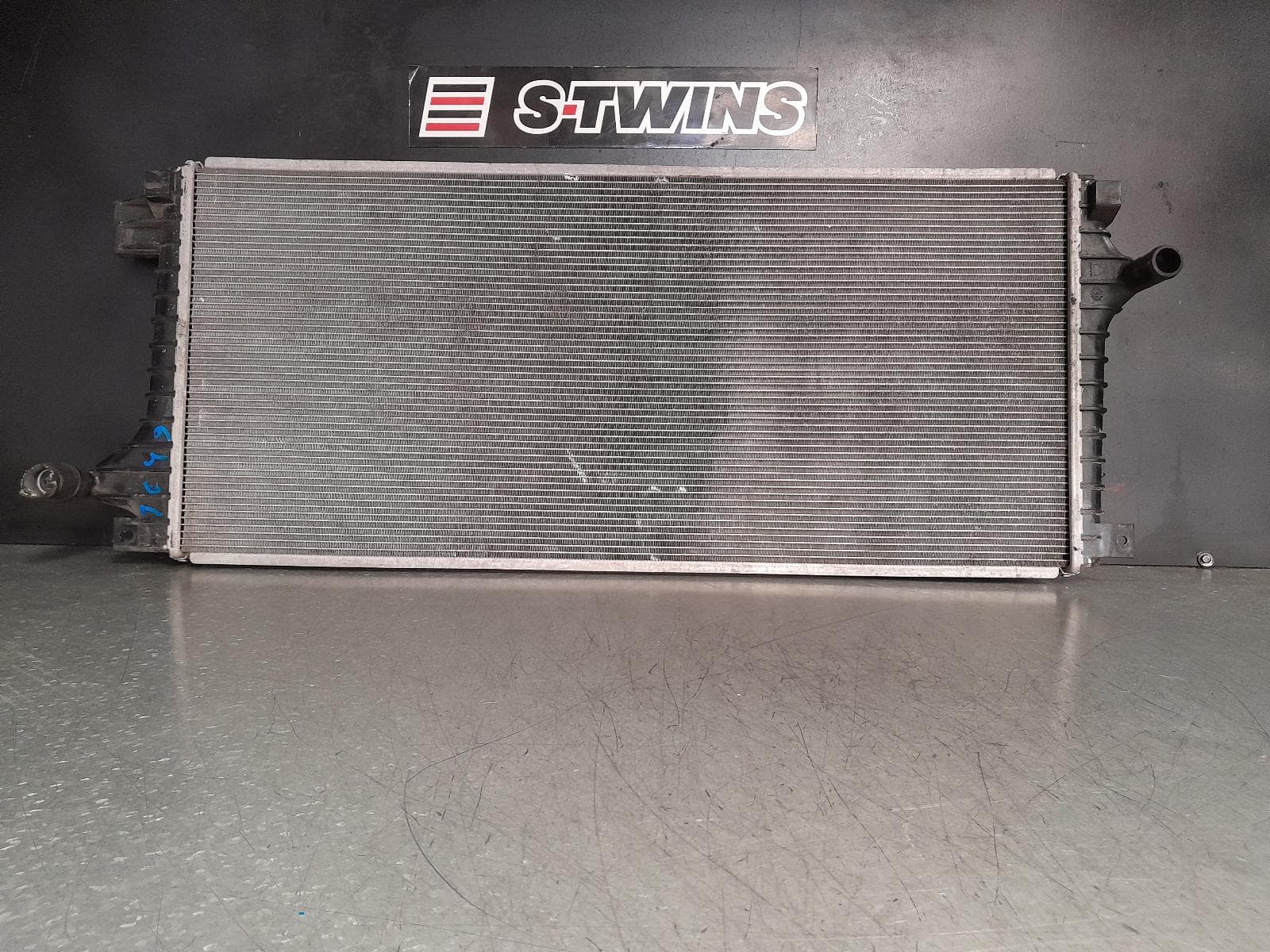 Used auto part listing image: 2021 LDV DELIVER 9 RADIATOR INTERCOOLER RADIATOR (WATER TO AIR SYSTEM), FRONT MOUNT, AUTO, DIESEL, 2.0, TURBO, 07/20- 0000370803