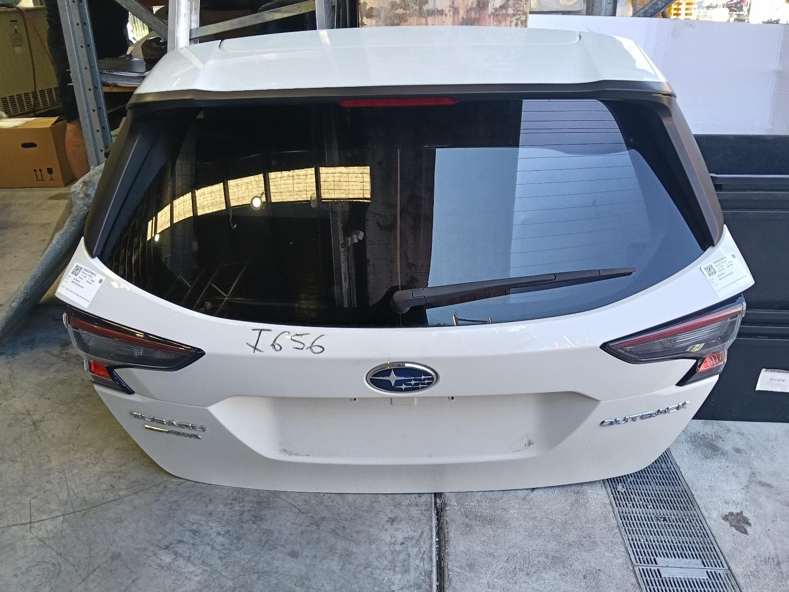 Used auto part listing image: 2021 SUBARU OUTBACK BOOTLID TAILGATE 7TH GEN, TAILGATE, NON POWER LIFTGATE TYPE, 12/20- 0000378912