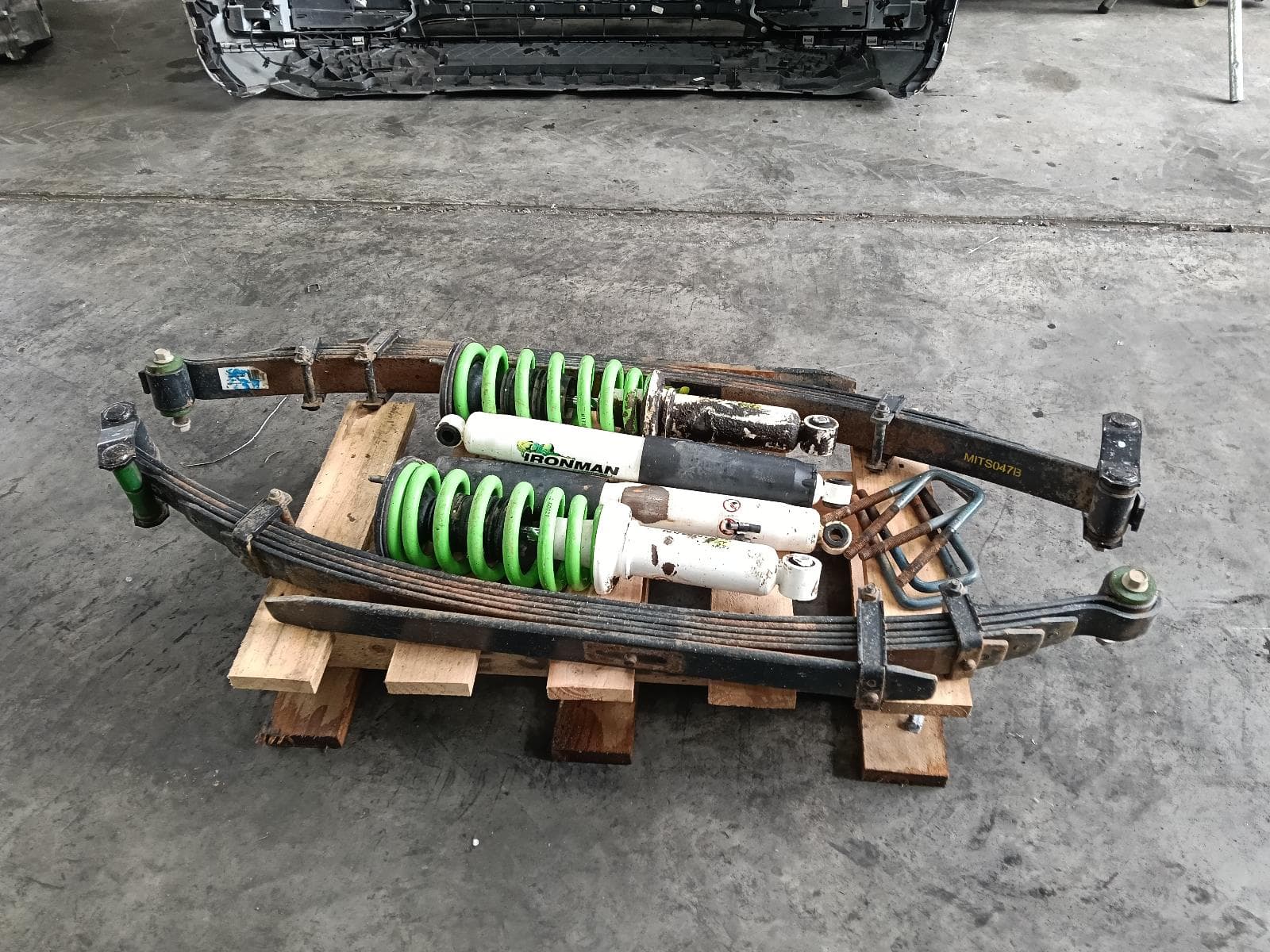 Used auto part listing image: 2022 MITSUBISHI TRITON LIFT KIT MQ-MR, 03/15-10/23 0000422569
