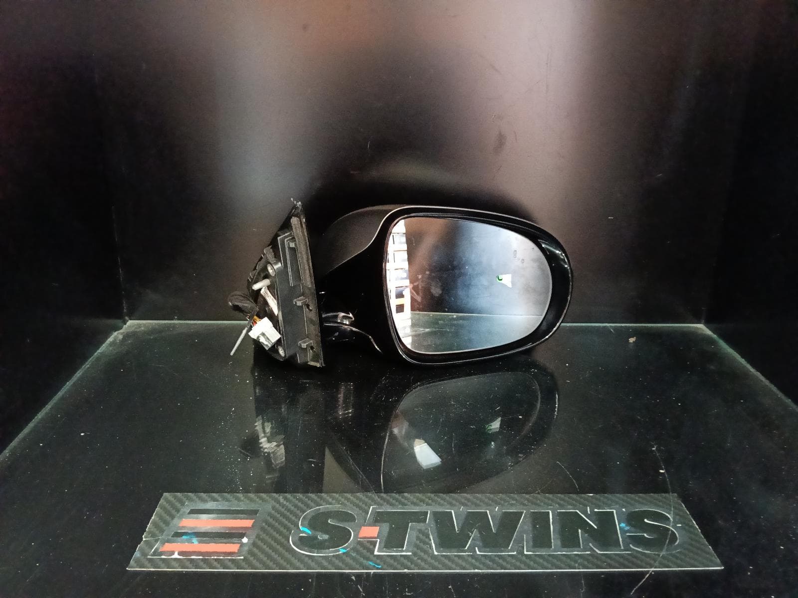 Used auto part listing image: 2019 KIA SORENTO RIGHT DOOR MIRROR UM, GT-LINE, W/ BLIND SPOT & CAMERA TYPE, 09/17-01/20 0000388178