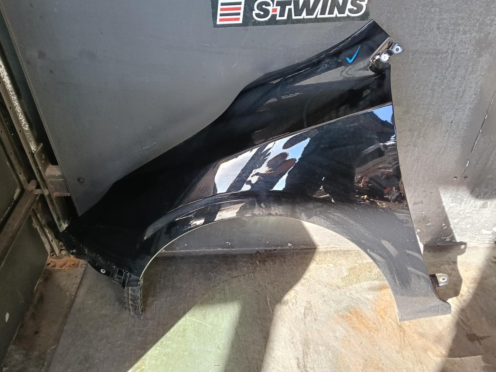 Used auto part listing image: 2023 SUBARU IMPREZA LEFT GUARD G6, 10/23- 0000397567