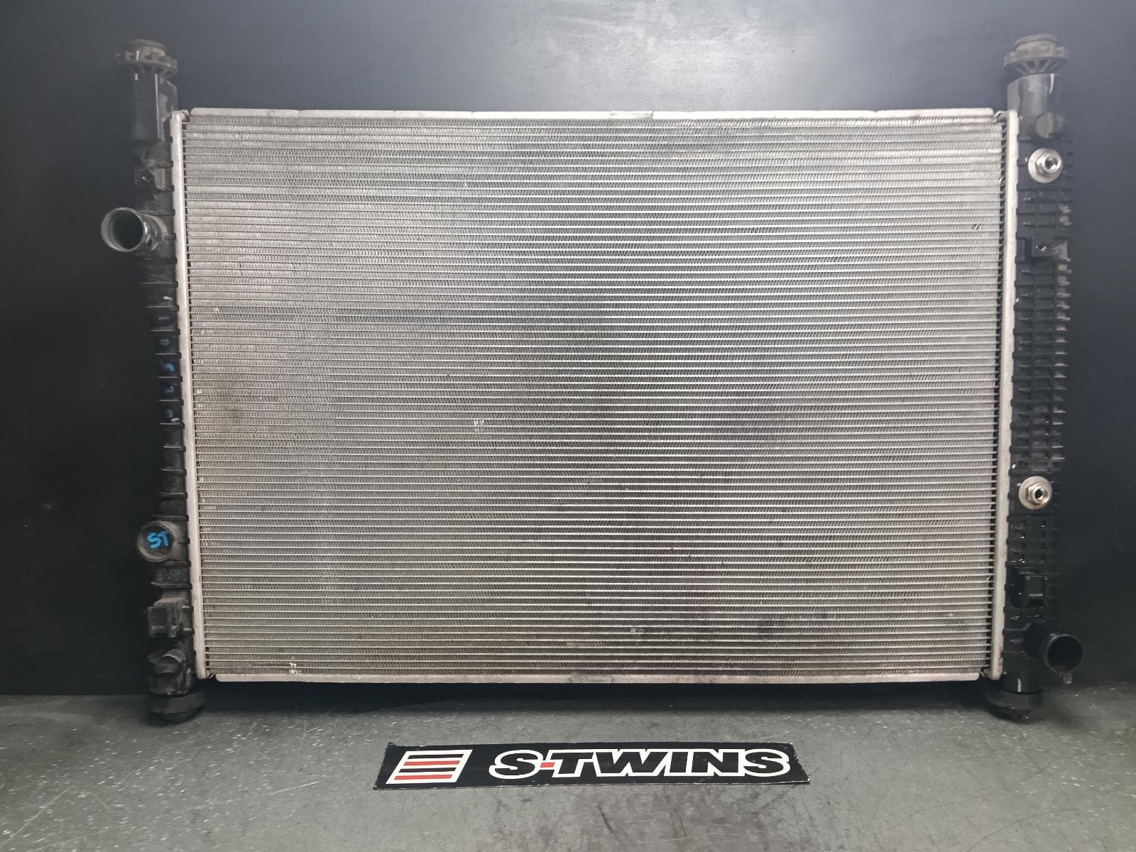Used auto part listing image: 2022 LDV DELIVER 9 RADIATOR PRIMARY RADIATOR, AUTO, DIESEL, 2.0, TURBO, 07/20- 0000413559