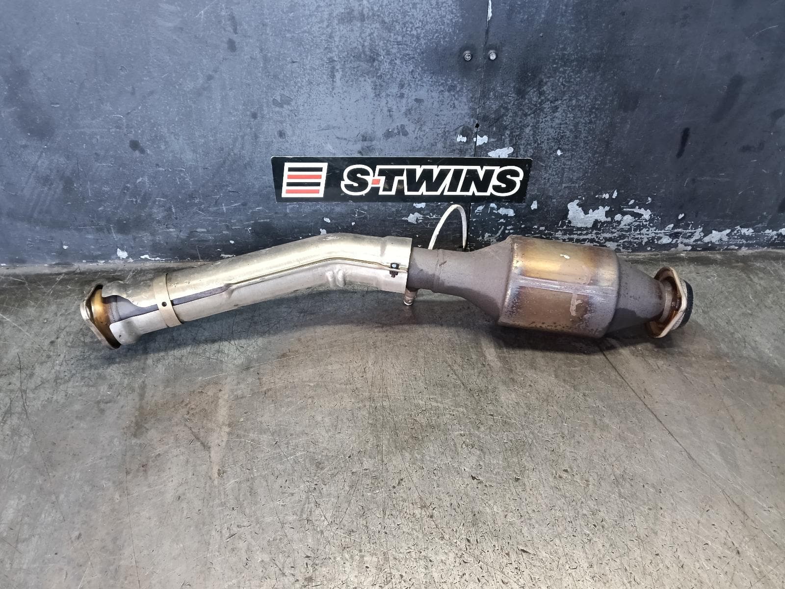 Used auto part listing image: 2015 NISSAN PULSAR CATALYTIC CONVERTER UNDER CAR-CAT TYPE, 1.6, PETROL, B17/C12, 12/12-12/17 0000411335