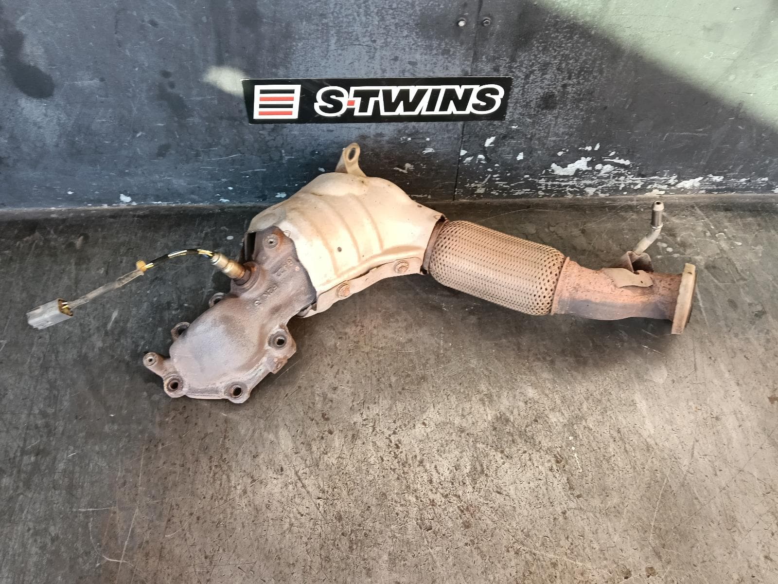 Used auto part listing image: 2016 MAZDA CX9 CATALYTIC CONVERTER DOWNPIPE-CAT TYPE, 2.5, PETROL, AWD, TC, 07/16-12/24 0000400062