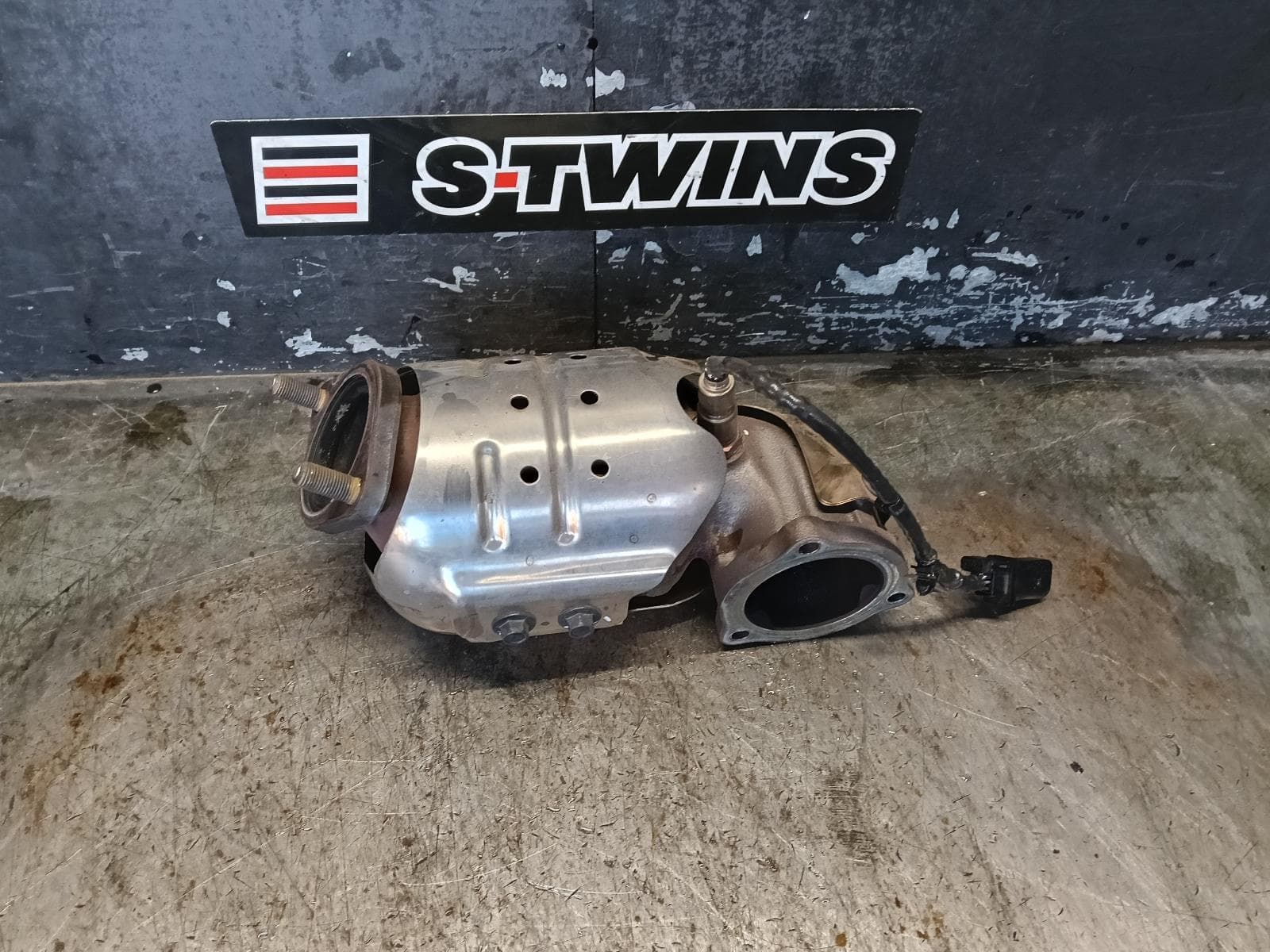 Used auto part listing image: 2023 KIA CERATO CATALYTIC CONVERTER DOWNPIPE-CAT TYPE, 1.6, PETROL, BD, 09/18-09/24 0000401298