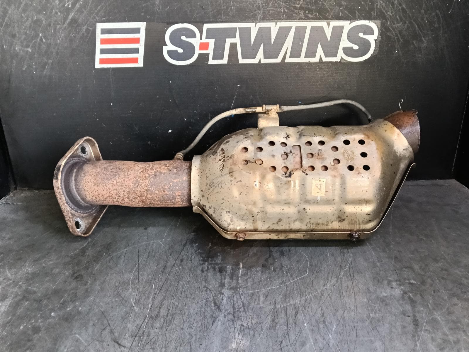 Used auto part listing image: 2017 MAZDA CX5 CATALYTIC CONVERTER UNDER CAR-CAT TYPE, PETROL, 2.5, 4WD, KF, 02/17- 0000403476