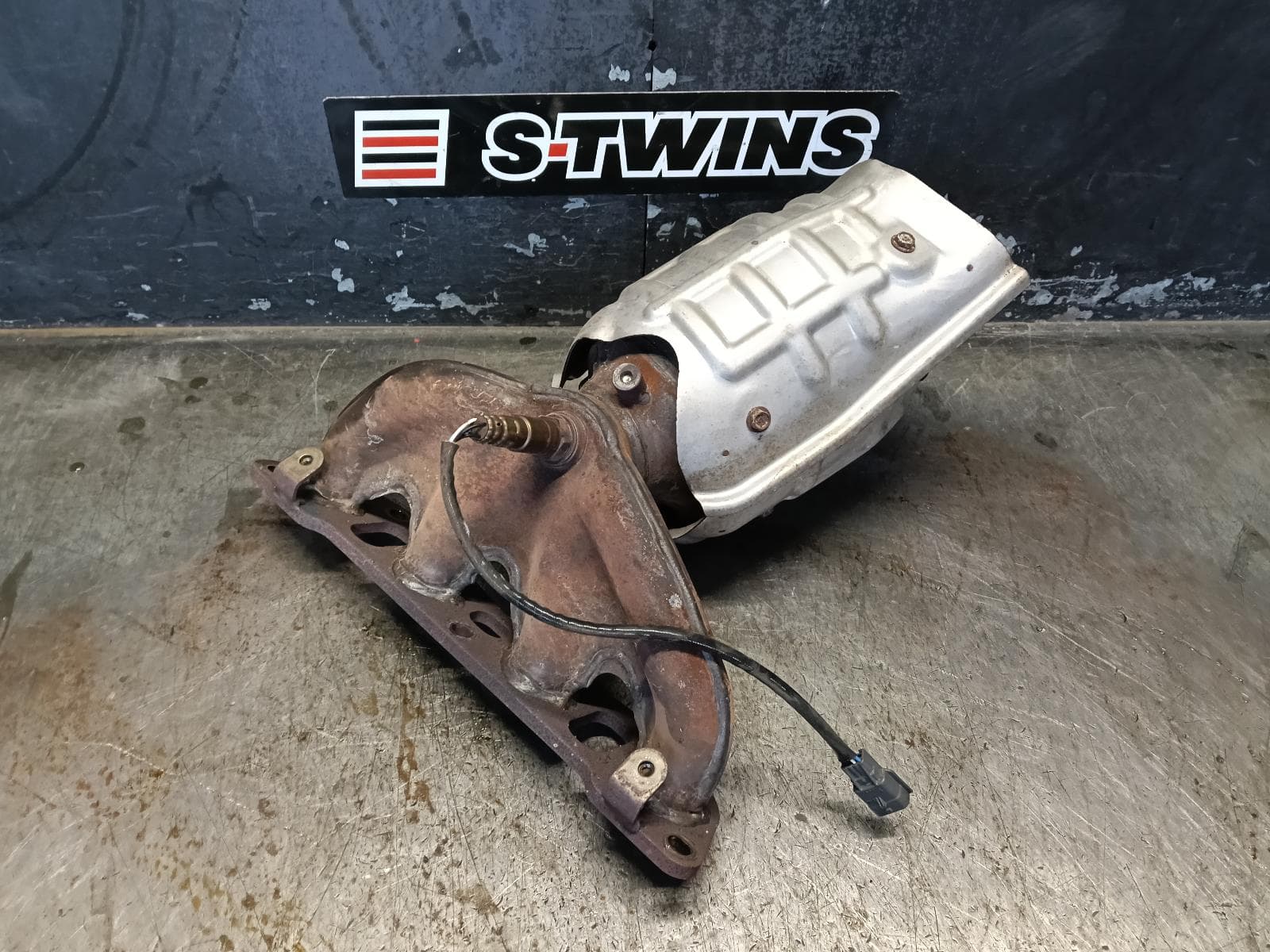 Used auto part listing image: 2016 NISSAN QASHQAI CATALYTIC CONVERTER MANIFOLD, 2.0, PETROL, J11, 12/13-07/21 0000402280