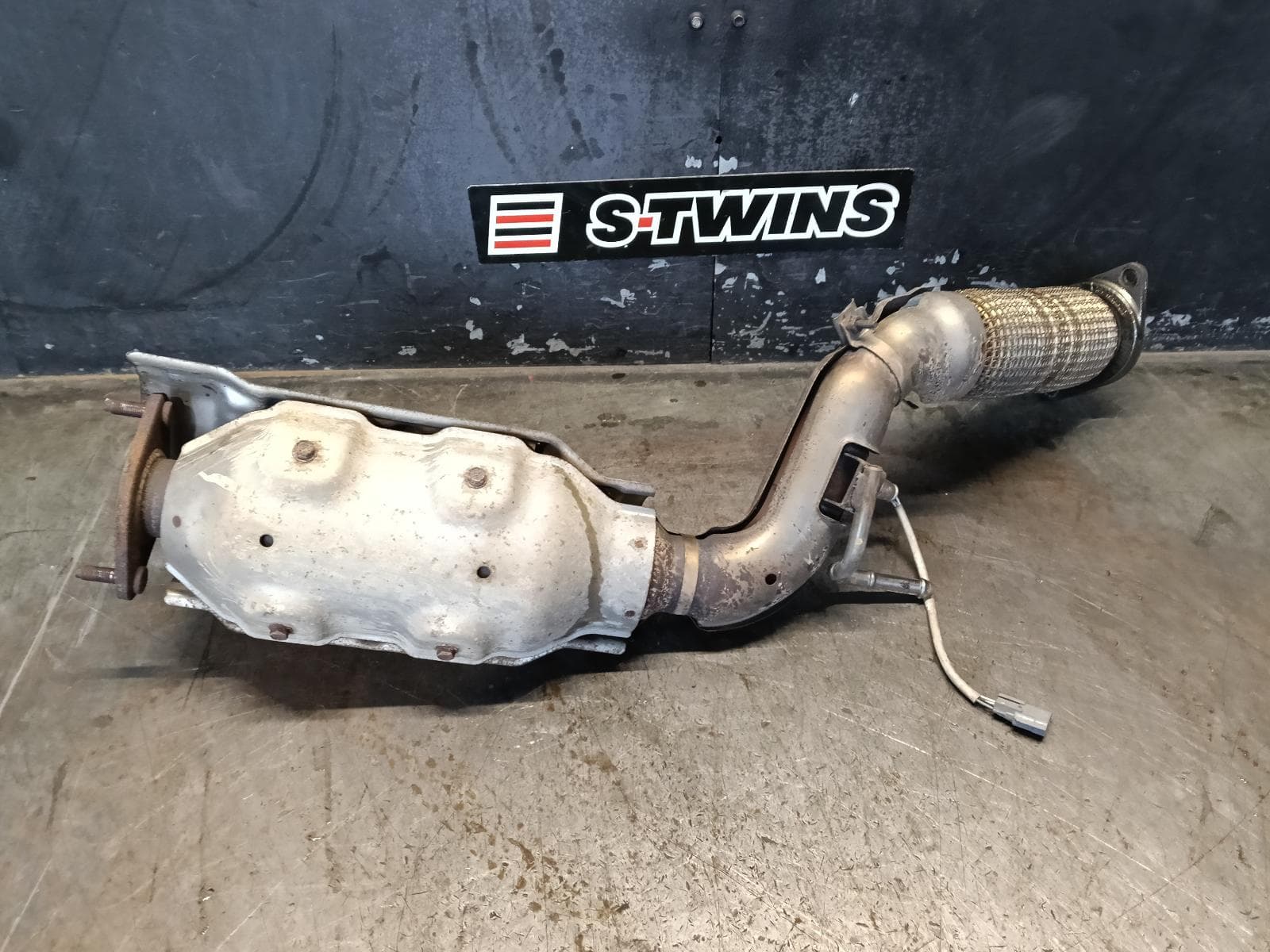 Used auto part listing image: 2016 NISSAN QASHQAI CATALYTIC CONVERTER UNDER CAR, 2.0, PETROL, J11, 12/13-07/21 0000402281