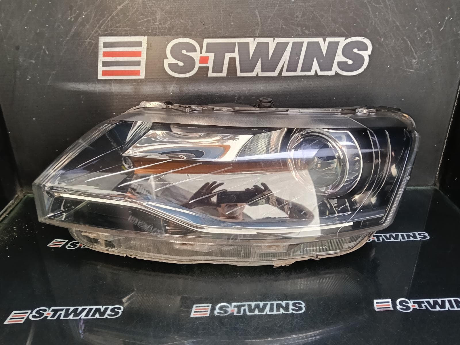 Used auto part listing image: 2020 SKODA RAPID LEFT HEADLAMP NH, XENON TYPE, 05/14-12/20 0000402414