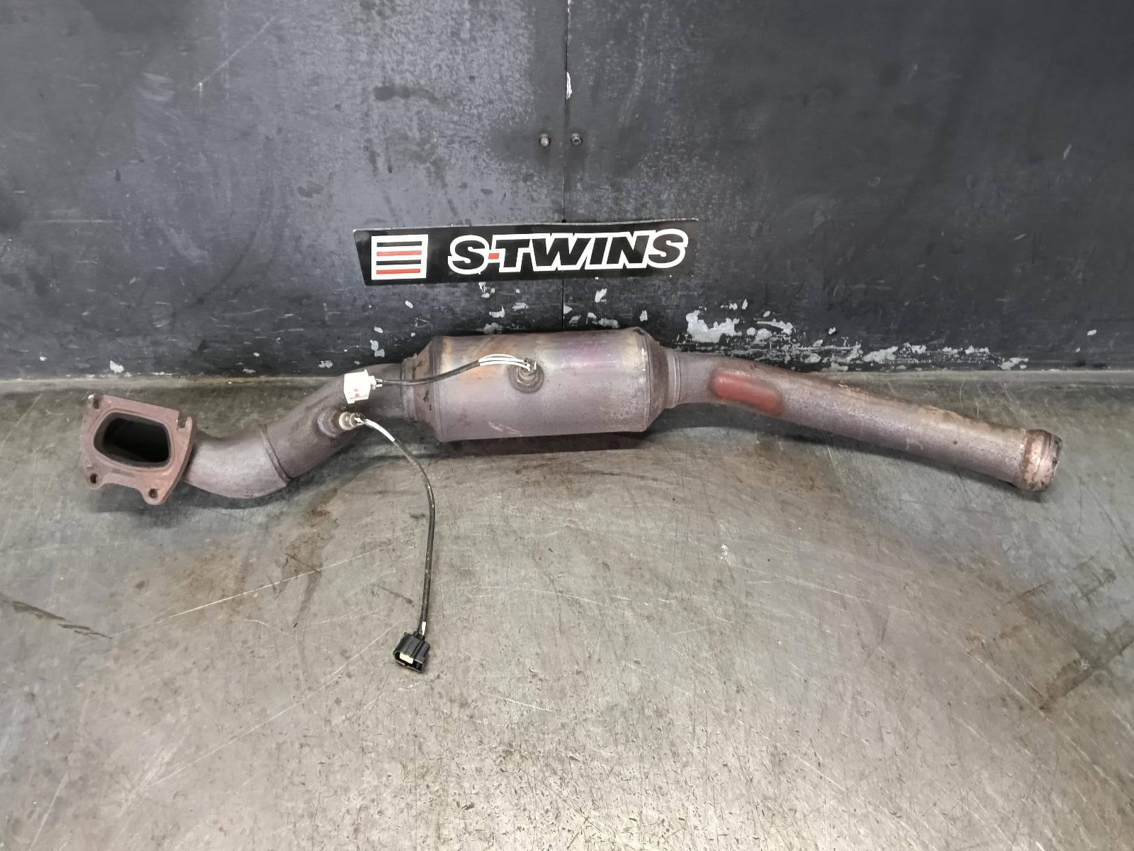 Used auto part listing image: 2012 JEEP GRANDCHEROKEE CATALYTIC CONVERTER MANIFOLD-CAT TYPE, 3.6, PETROL, LH SIDE, WK, 11/10-03/13 0000406018