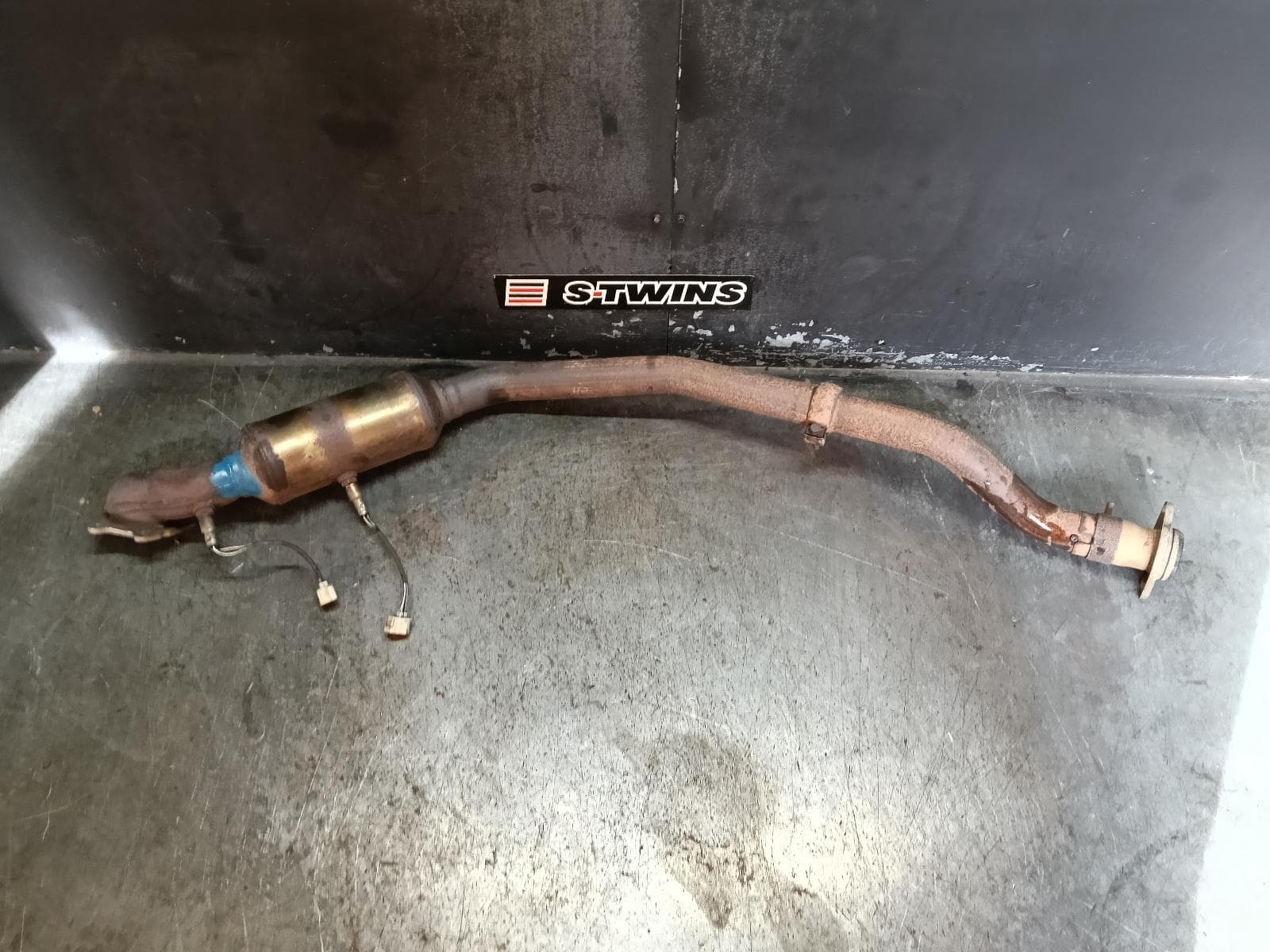 Used auto part listing image: 2015 JEEP GRANDCHEROKEE CATALYTIC CONVERTER MANIFOLD-CAT TYPE, 3.6, PETROL, RH SIDE, WK, 04/13-02/22 0000404388