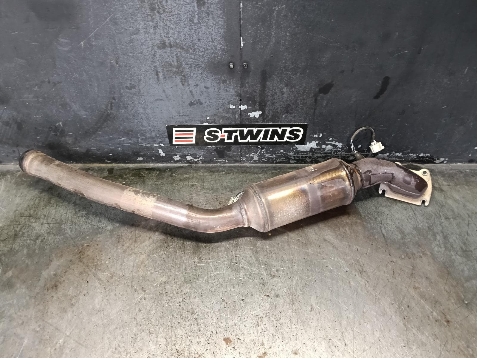 Used auto part listing image: 2017 JEEP GRANDCHEROKEE CATALYTIC CONVERTER MANIFOLD-CAT TYPE, 3.6, PETROL, RH SIDE, WK, 04/13-02/22 0000407247