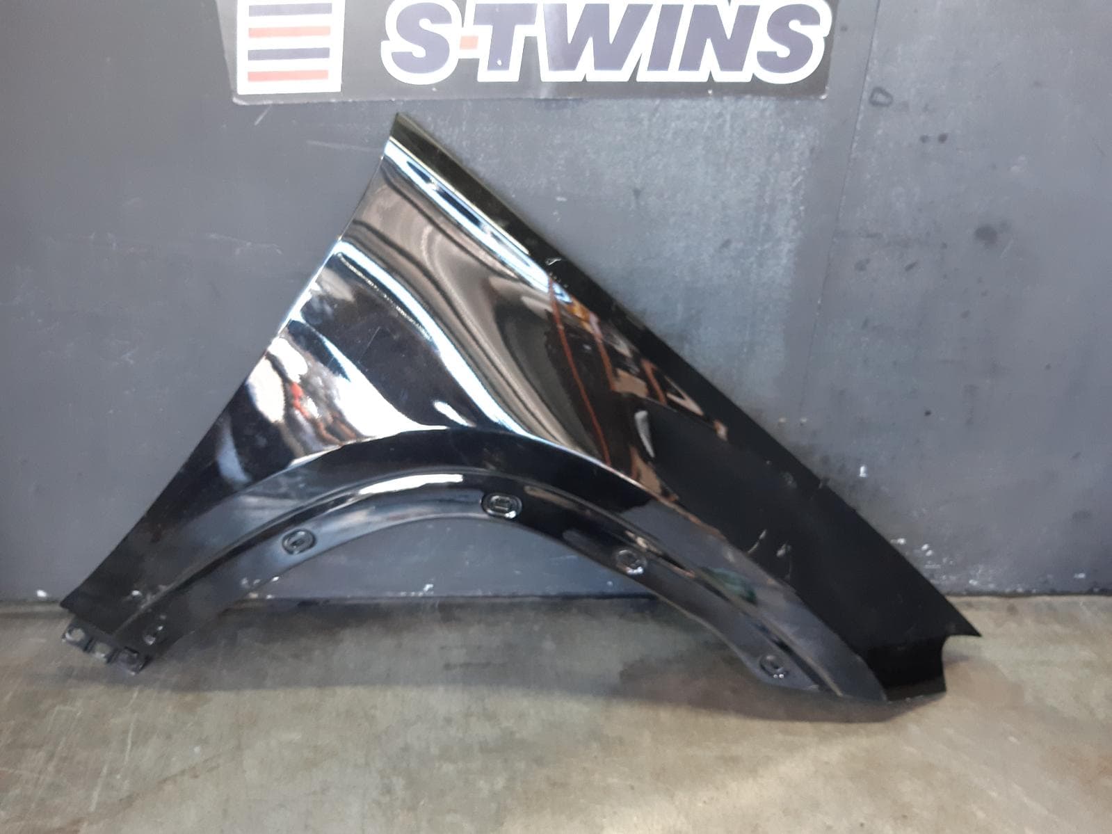 Used auto part listing image: 2022 MERCEDES GLE CLASS RIGHT GUARD C167, 04/19-03/23 0000370210