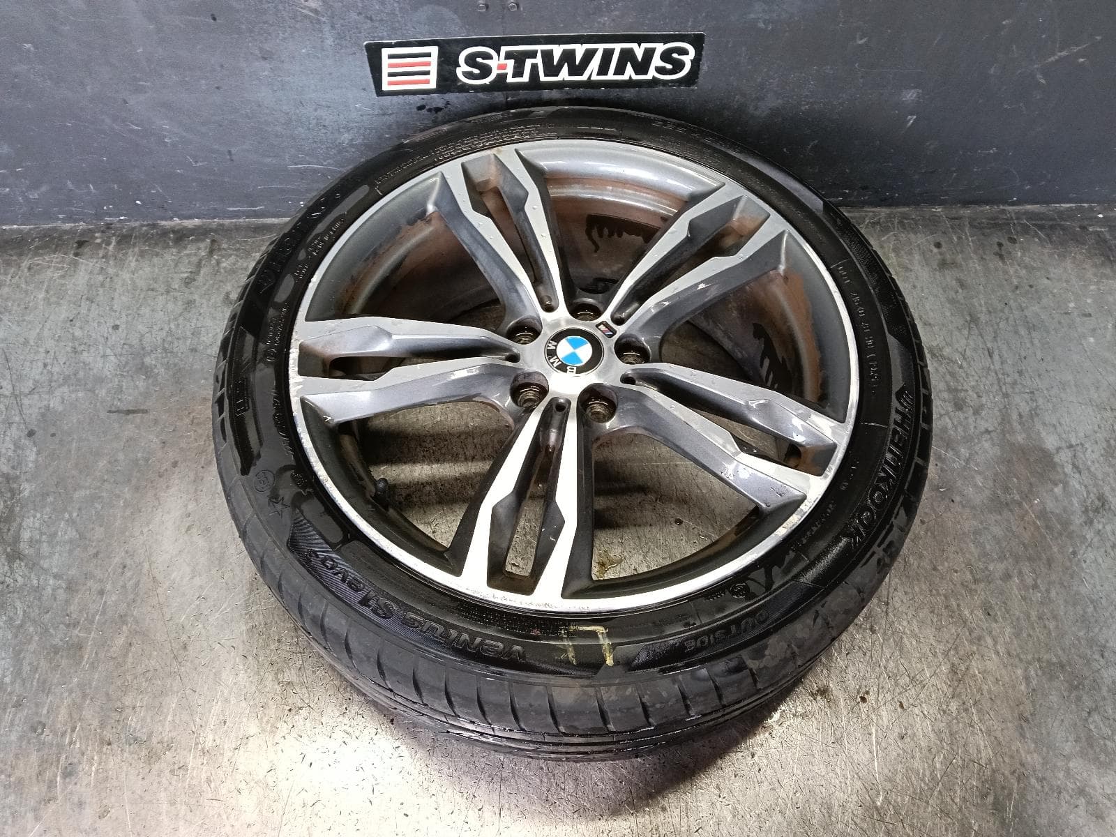 Used auto part listing image: 2018 BMW X1 WHEEL MAG FACTORY, 19X8IN, DUAL SPOKE, STYLE 572 M, F48, 08/15-06/19 0000422906