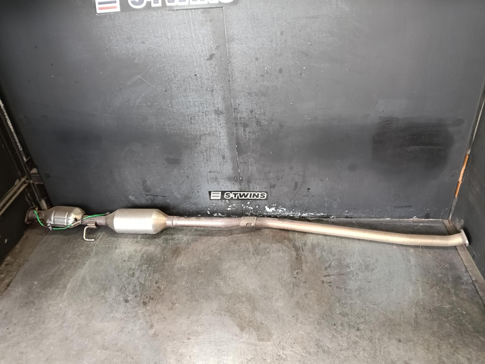 Used auto part listing image: 2023 MAZDA CX8 CATALYTIC CONVERTER KG, UNDER CAR CATALYTIC CONVERTER, 05/18-12/23 0000408305