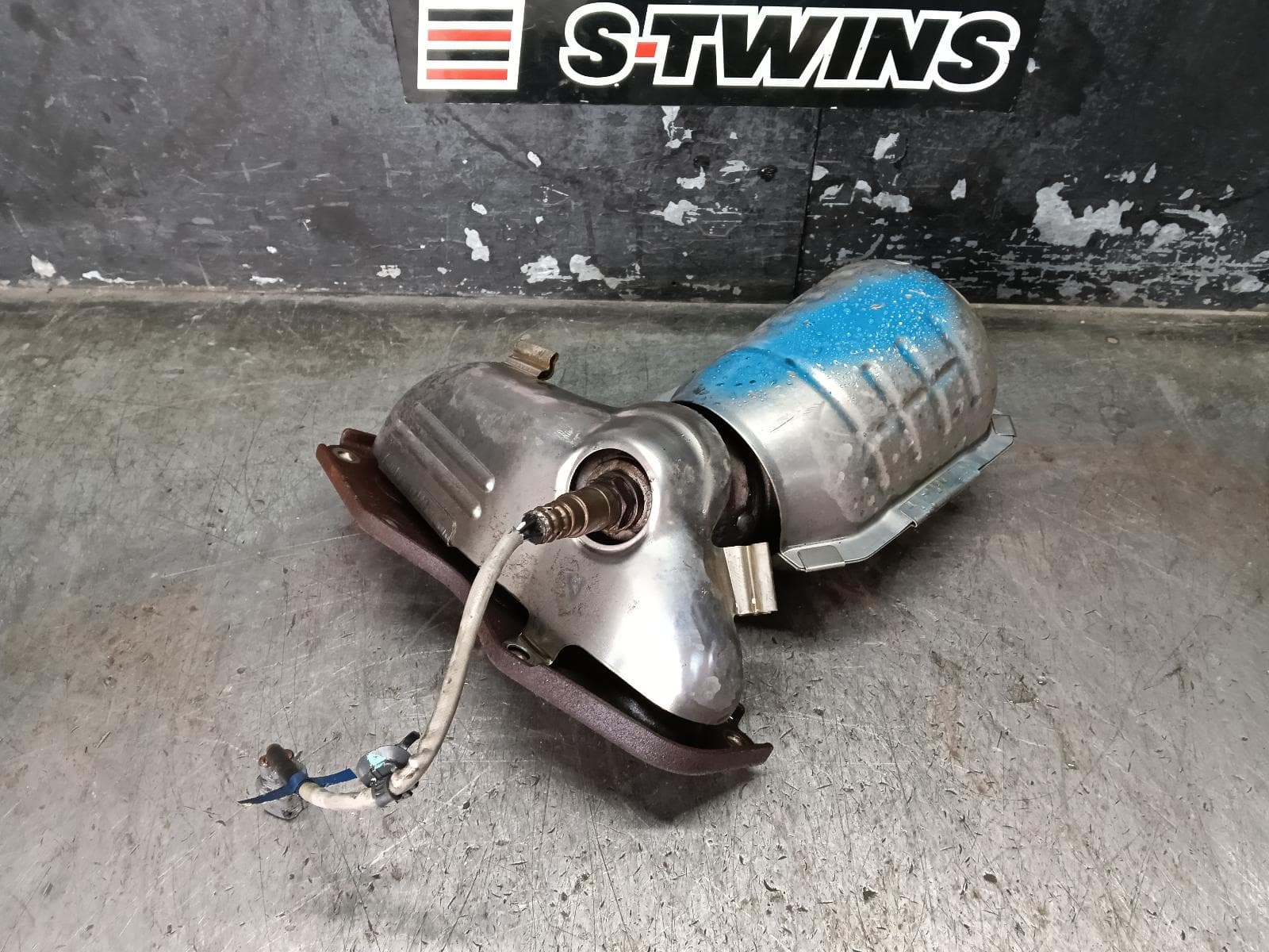 Used auto part listing image: 2013 TOYOTA AURION CATALYTIC CONVERTER MANIFOLD-CAT TYPE, 3.5, PETROL, REAR, GSV50R, 02/12-08/17 0000411607