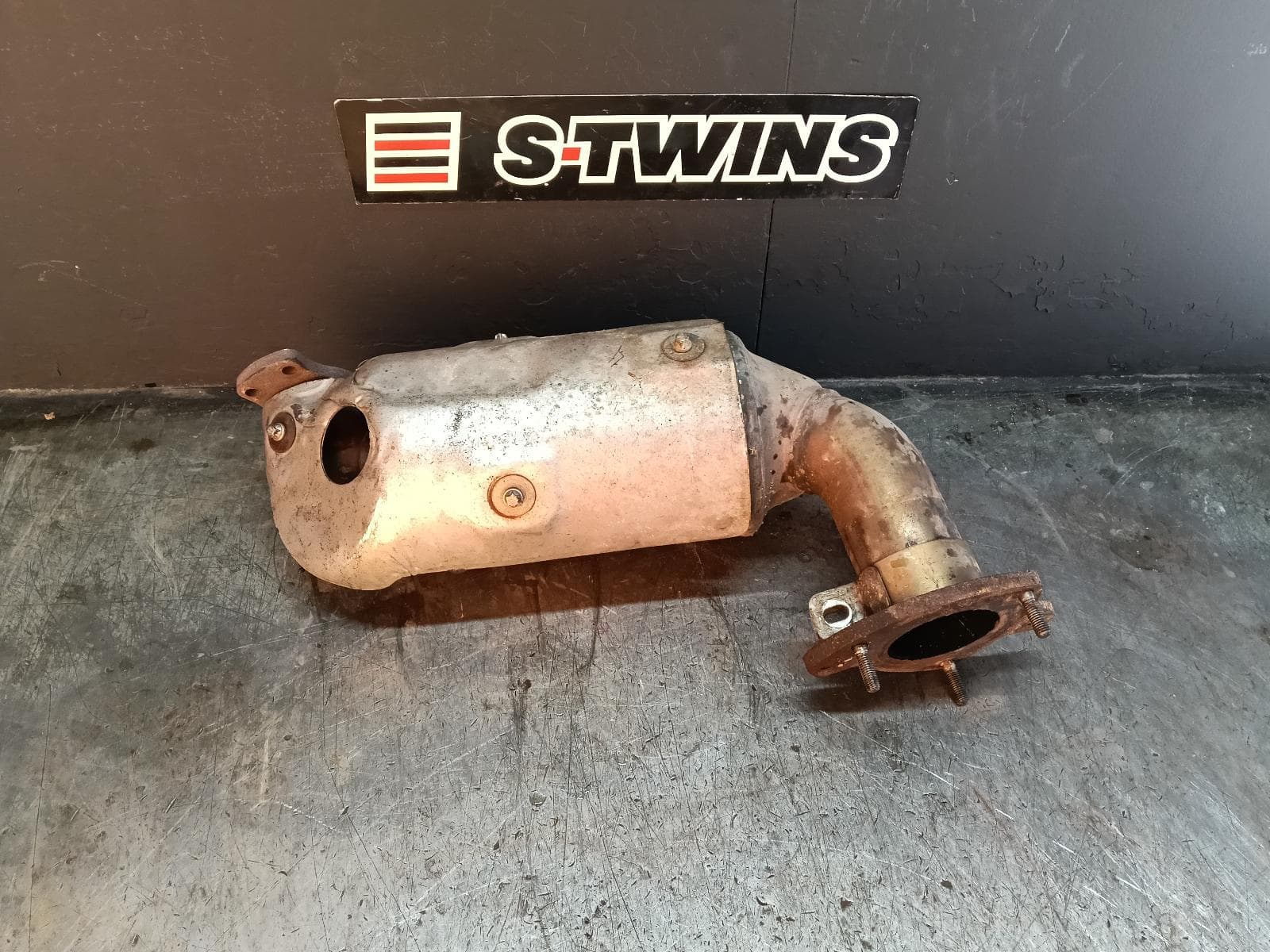 Used auto part listing image: 2013 HOLDEN COLORADO CATALYTIC CONVERTER DOWNPIPE-CAT TYPE, DIESEL, 2.8, TURBO, RG/RG 7, 06/12-06/16 0000412353