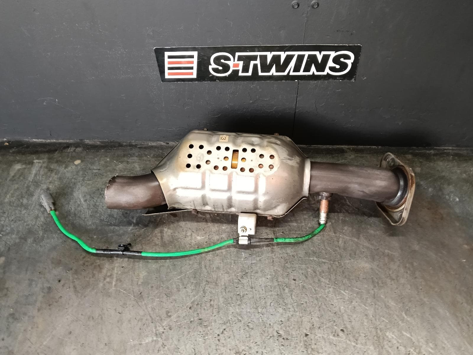 Used auto part listing image: 2019 MAZDA CX5 CATALYTIC CONVERTER UNDER CAR-CAT TYPE, PETROL, 2.5, 4WD, KF, 02/17-03/26 0000412622
