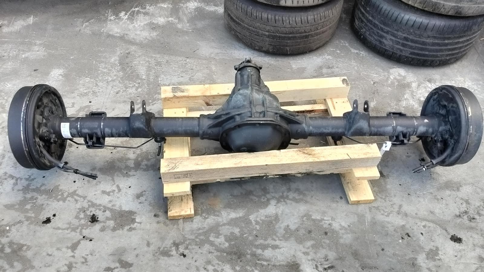 Used auto part listing image: 2019 VOLKSWAGEN AMAROK REAR DIFF ASSEMBLY 2H, SALISBURY TYPE, AUTO T/M, AWD, 3.7 RATIO, W/ DRUM BRAKE, NON FACTORY LOCKER TYPE, 10/10-09/22 0000411524