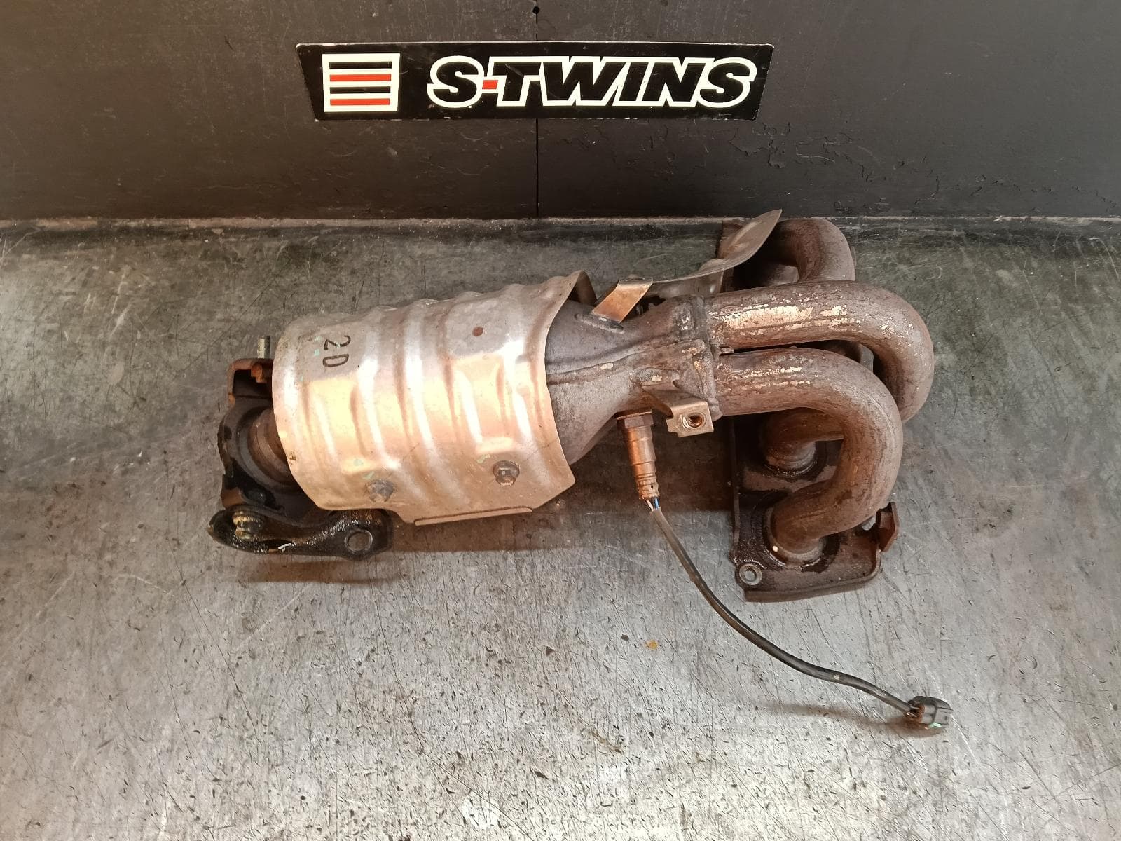 Used auto part listing image: 2012 TOYOTA CAMRY CATALYTIC CONVERTER MANIFOLD-CAT TYPE, 2.5, PETROL, NON HYBRID, ASV50, 11/11-05/15 0000413013