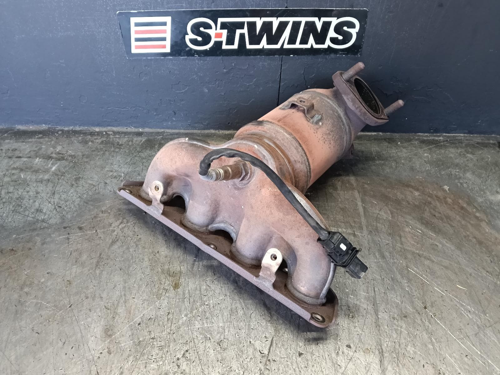 Used auto part listing image: 2018 HYUNDAI I30 CATALYTIC CONVERTER MANIFOLD-CAT TYPE, 2.0, G4NC, PETROL, PD, HATCH (S. KOREA VIN KMHH), 03/17-12/23 0000413290
