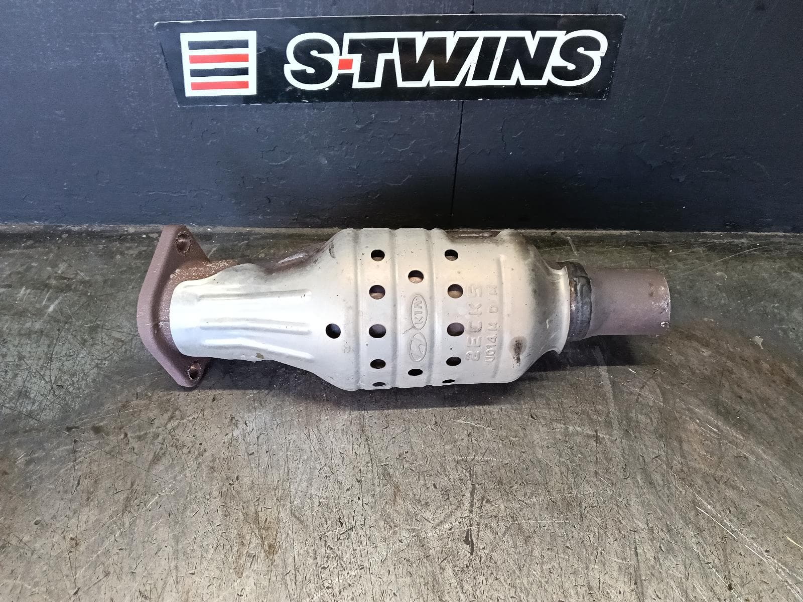 Used auto part listing image: 2018 HYUNDAI I30 CATALYTIC CONVERTER UNDER CAR-CAT TYPE, 2.0, G4NC, PETROL, PD, HATCH (S. KOREA VIN KMHH), 03/17-12/23 0000413291