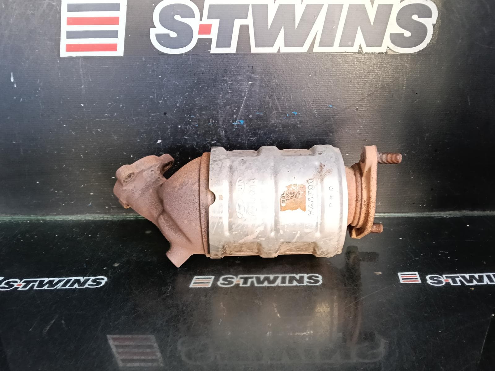 Used auto part listing image: 2020 HYUNDAI ILOAD/IMAX CATALYTIC CONVERTER DOWNPIPE-CAT TYPE, 2.5, DIESEL, BORG WARNER BRAND (3 BOLT), TQ, 07/15-03/21 0000420529