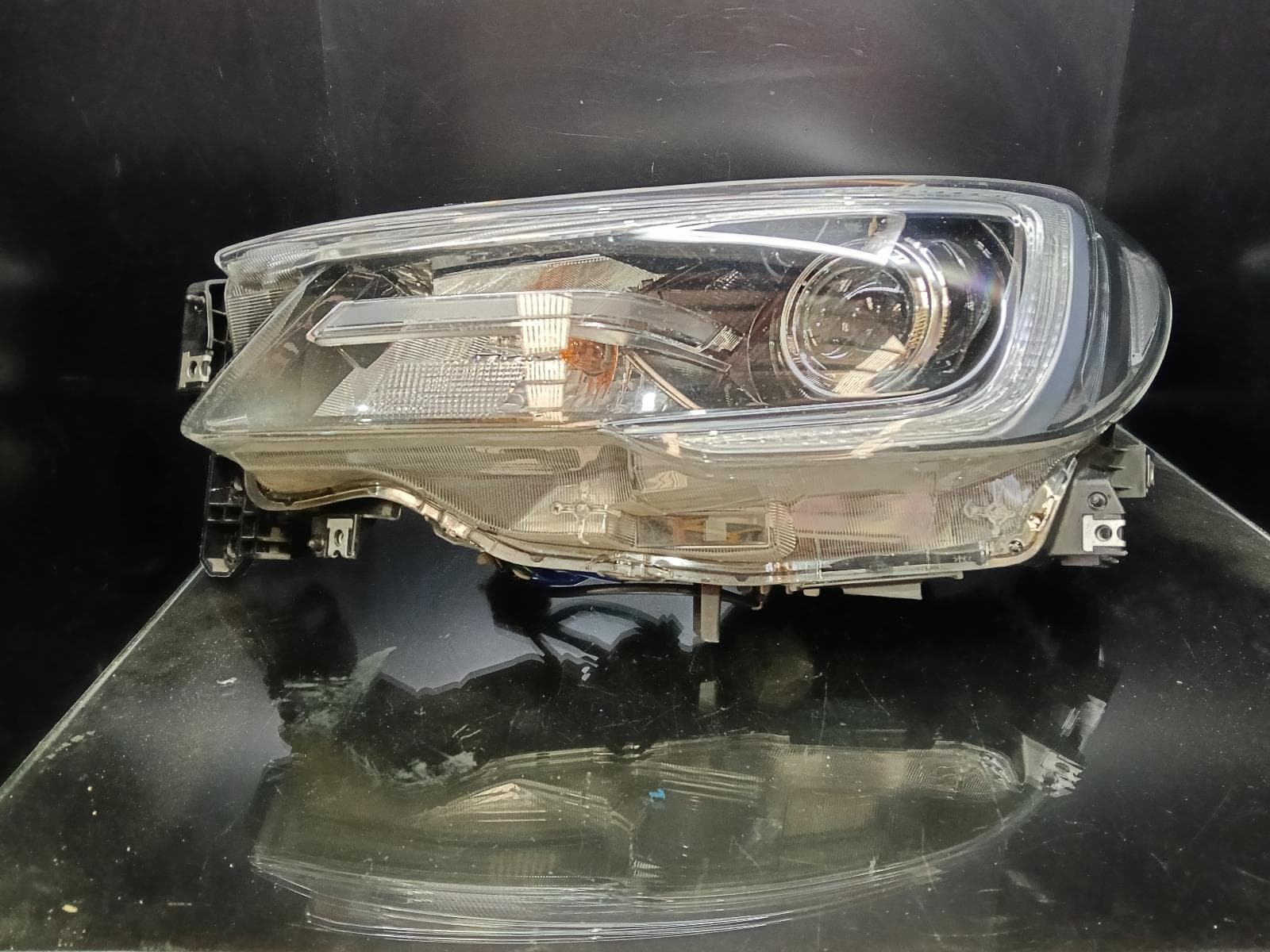 Used auto part listing image: 2016 SUBARU OUTBACK LEFT HEADLAMP 6TH GEN, LED TYPE, 08/14-12/17 0000414107