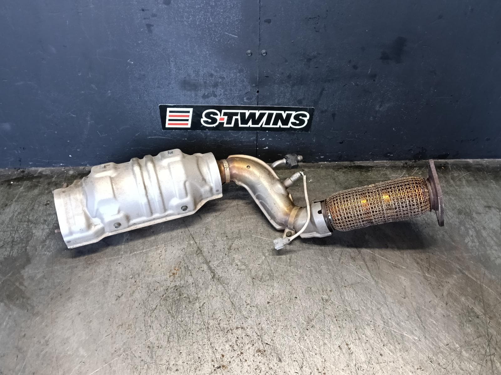 Used auto part listing image: 2017 NISSAN QASHQAI CATALYTIC CONVERTER UNDER CAR, 2.0, PETROL, J11, 12/13-07/21 0000419948