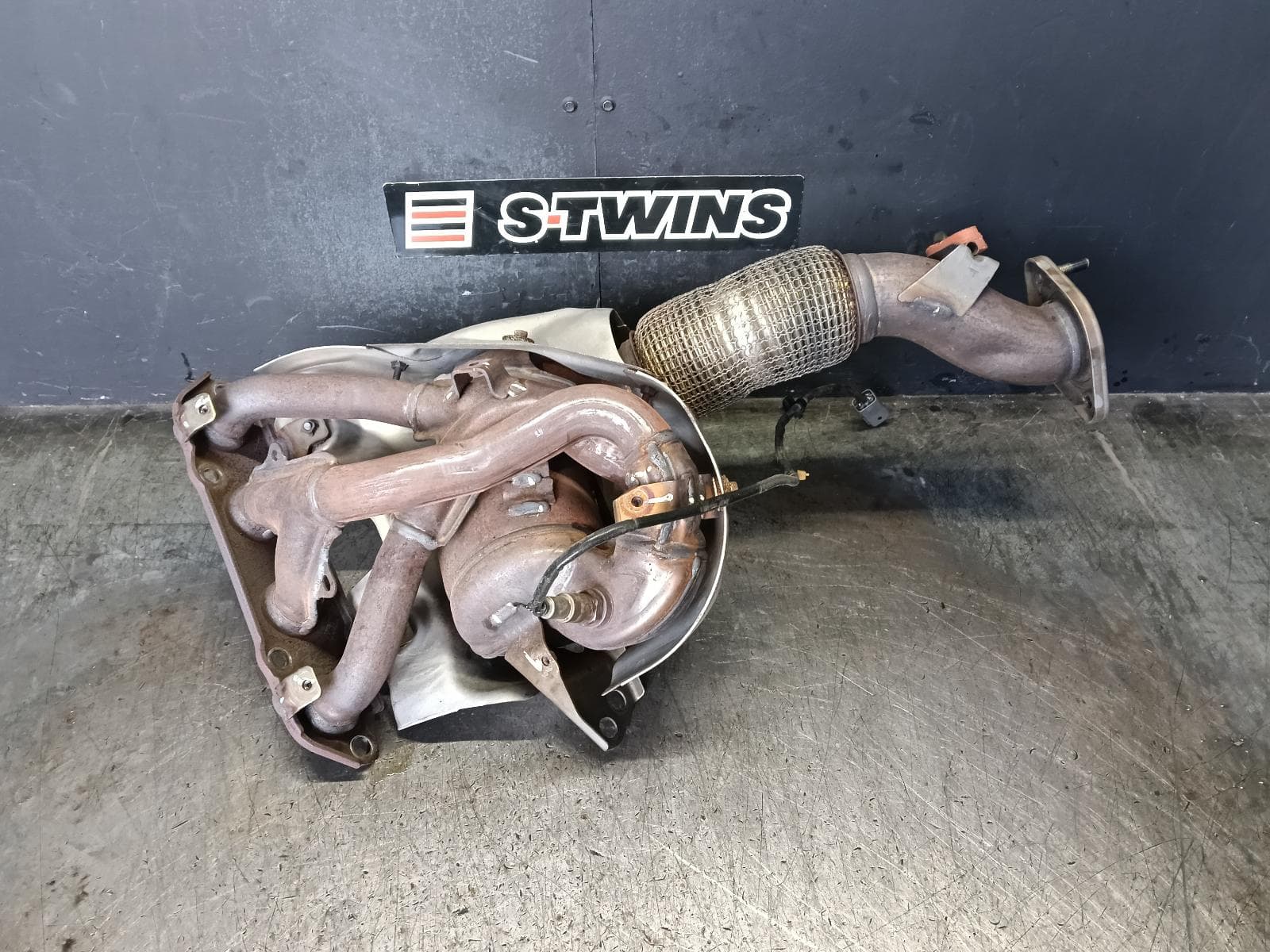 Used auto part listing image: 2019 MAZDA 3 CATALYTIC CONVERTER BP, MANIFOLD CAT-TYPE, PETROL, 2.0, PE-VPS, SKYACTIV G/E-SKYACTIV G, 03/19- 0000418130