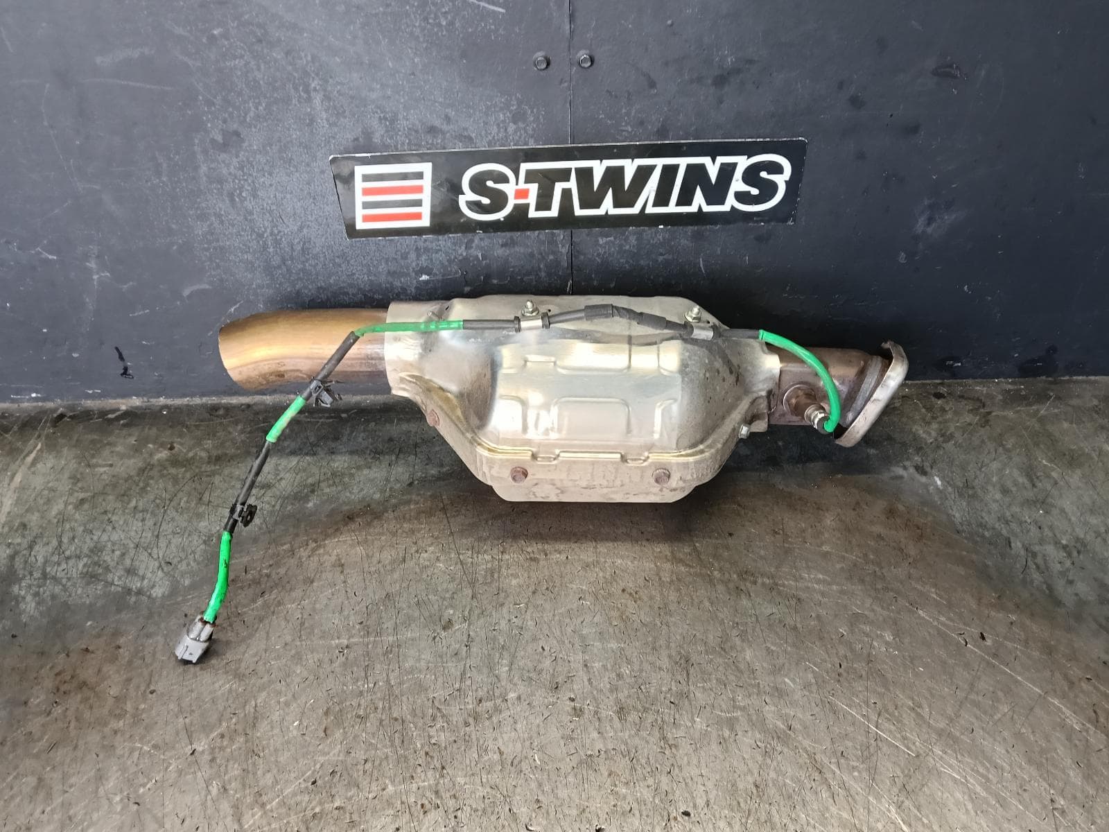 Used auto part listing image: 2019 MAZDA 3 CATALYTIC CONVERTER BP, UNDER CAR CAT-TYPE, PETROL, 2.0, PE-VPS, SKYACTIV G/E-SKYACTIV G, 03/19- 0000418131