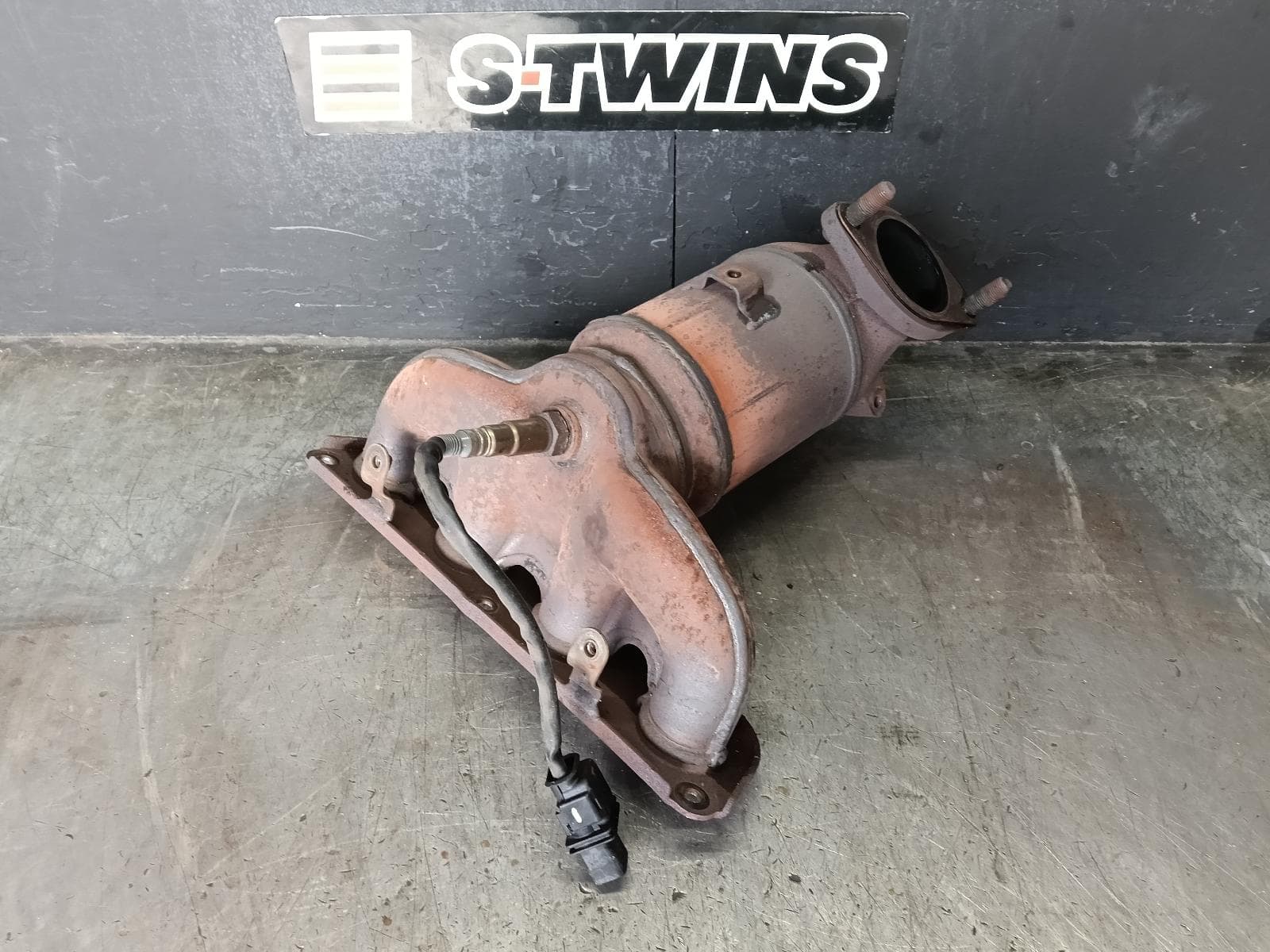 Used auto part listing image: 2018 HYUNDAI I30 CATALYTIC CONVERTER MANIFOLD-CAT TYPE, 2.0, G4NC, PETROL, PD, HATCH (S. KOREA VIN KMHH), 03/17-12/23 0000415952