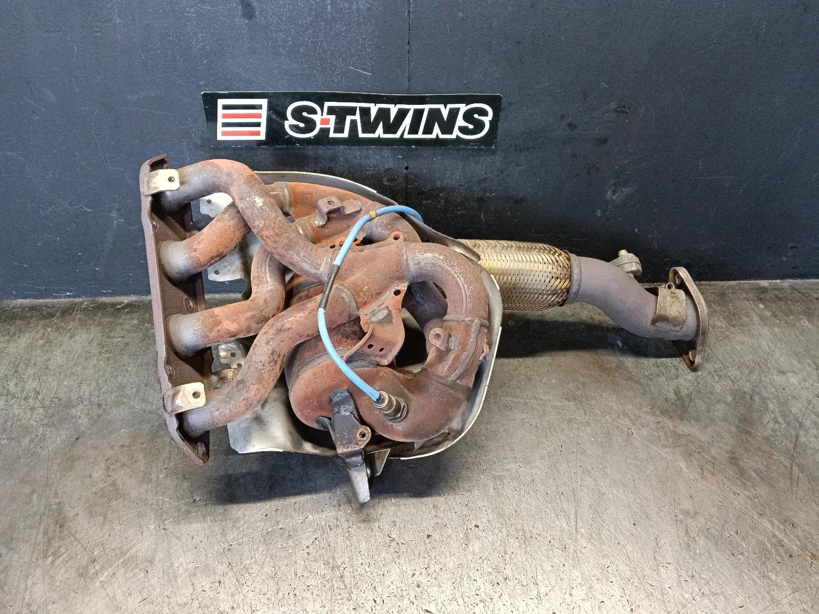 Used auto part listing image: 2016 MAZDA CX5 CATALYTIC CONVERTER MANIFOLD-CAT TYPE, PETROL, 2.5, KE, 02/13-12/16 0000417924