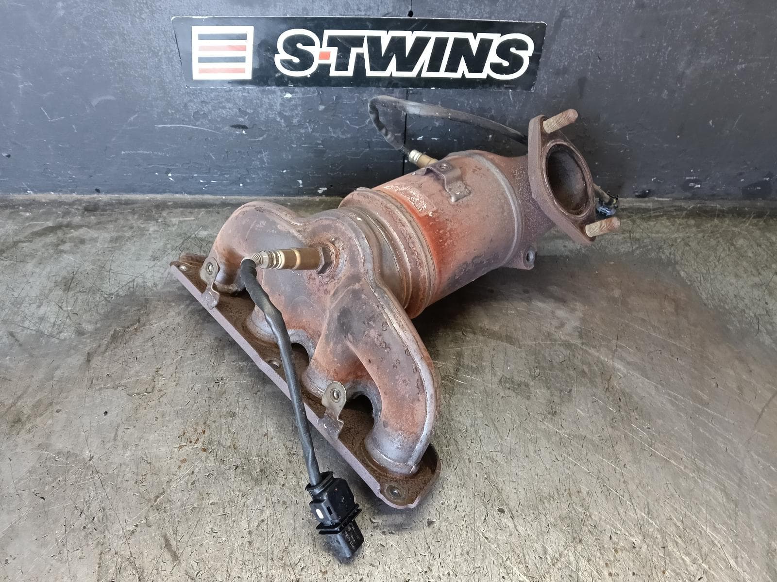 Used auto part listing image: 2019 KIA SPORTAGE CATALYTIC CONVERTER MANIFOLD-CAT TYPE, 2.0, PETROL, QL, 10/15-08/21 0000420693