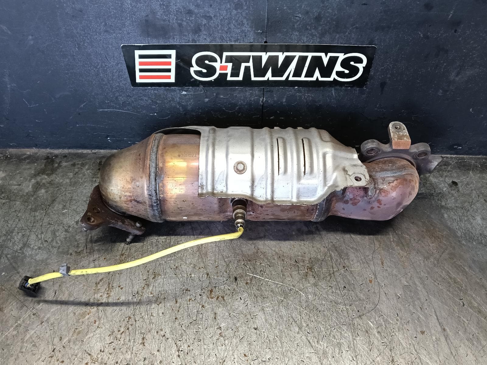 Used auto part listing image: 2018 HONDA CRV CATALYTIC CONVERTER RW, DOWNPIPE-CAT TYPE, PETROL, 1.5, TURBO, 05/17-08/23 0000419637