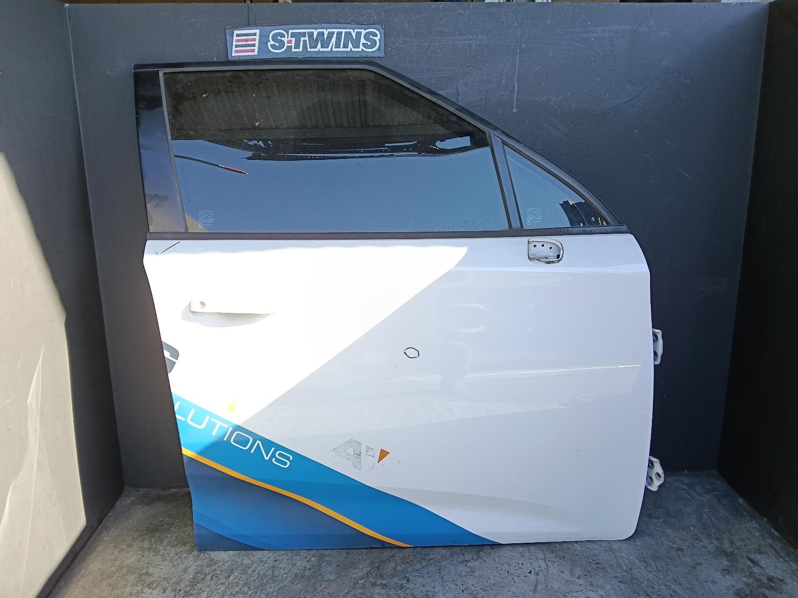 Used auto part listing image: 2020 MG MG3 RIGHT FRONT DOOR SZP1, 07/16-10/25 0000414288