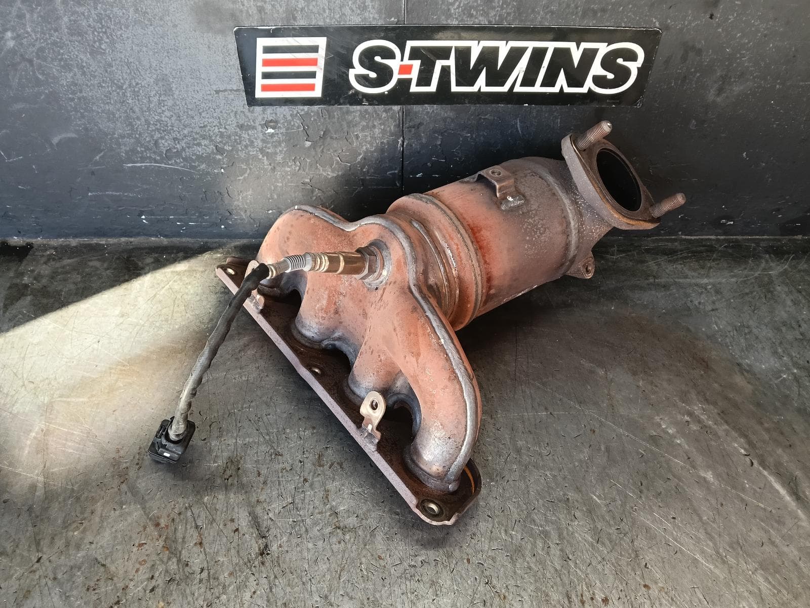 Used auto part listing image: 2018 HYUNDAI I30 CATALYTIC CONVERTER MANIFOLD-CAT TYPE, 2.0, G4NC, PETROL, PD, HATCH (S. KOREA VIN KMHH), 03/17-12/23 0000420020