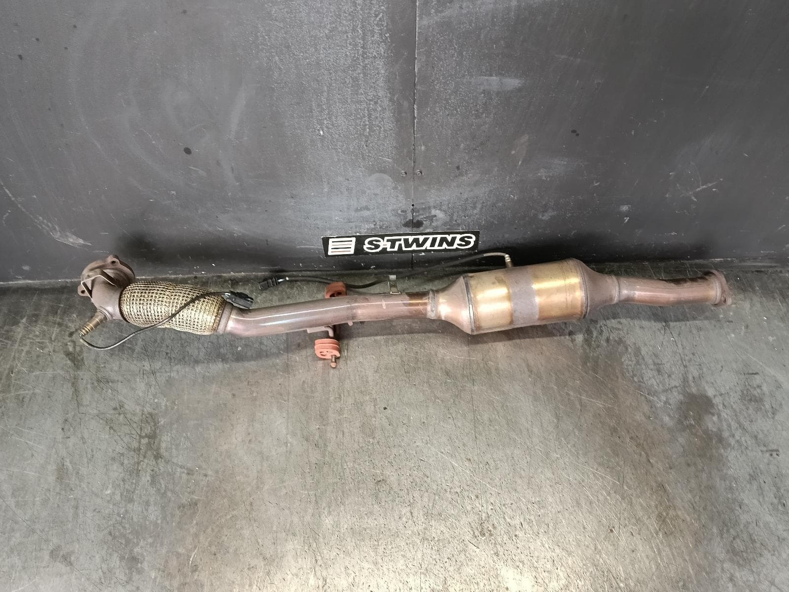 Used auto part listing image: 2013 VOLVO S40 CATALYTIC CONVERTER UNDER CAR-CAT TYPE, 2.0, B5204T8, PETROL, M SERIES, 02/13-03/15 0000422737
