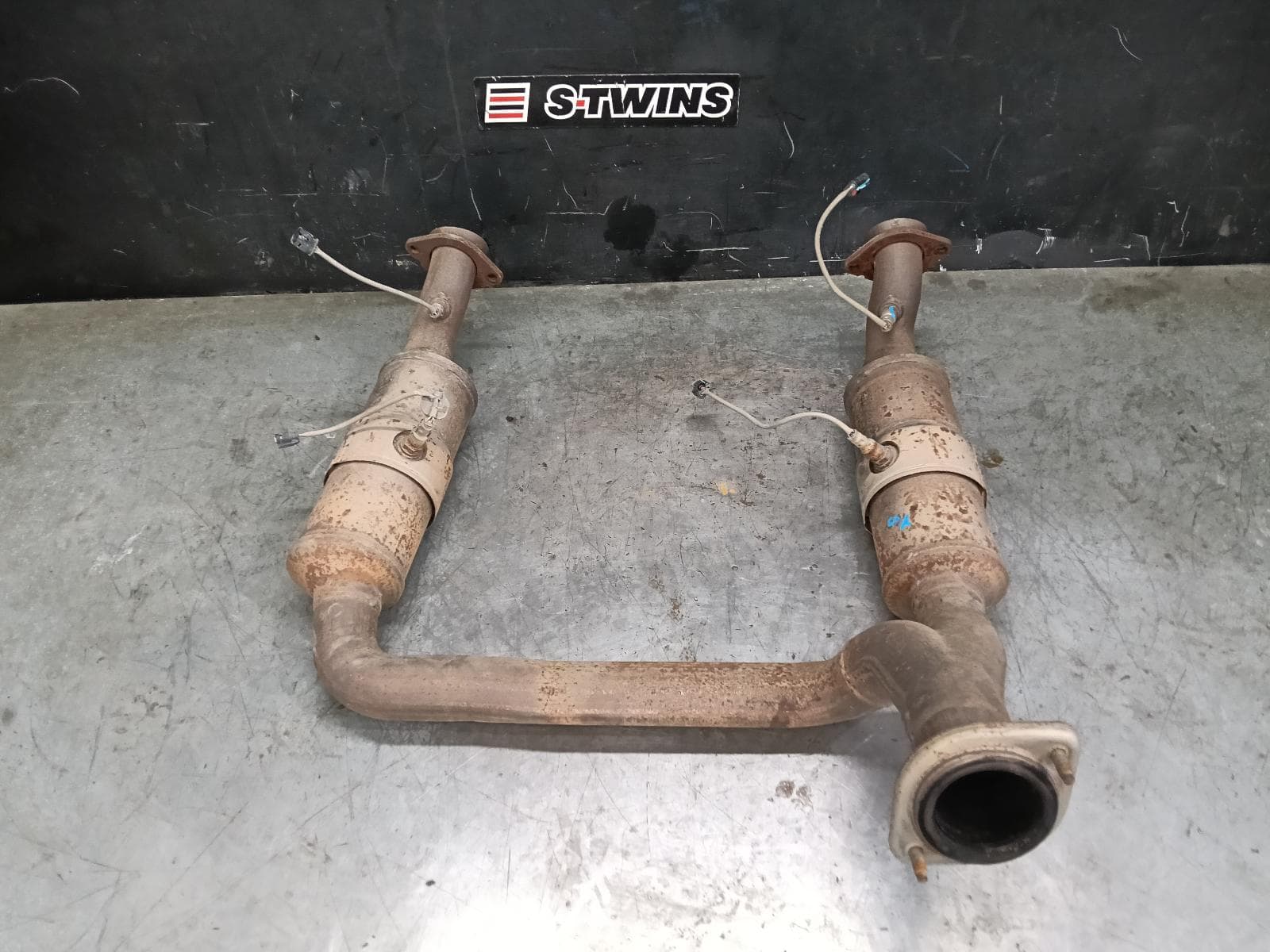 Used auto part listing image: 2021 RAM 1500 CATALYTIC CONVERTER DT, UNDER CAR-CAT TYPE, PETROL, 5.7, HEMI, MHEV, 10/20