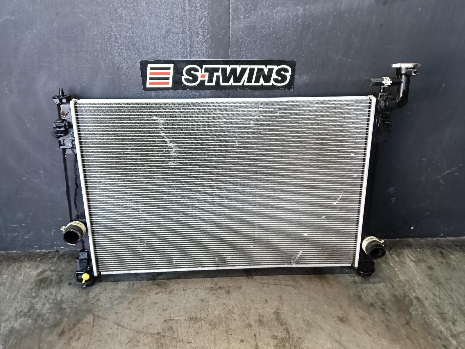 Used auto part listing image: 2020 TOYOTA RAV4 RADIATOR PETROL, XA50, 11/18-12/25