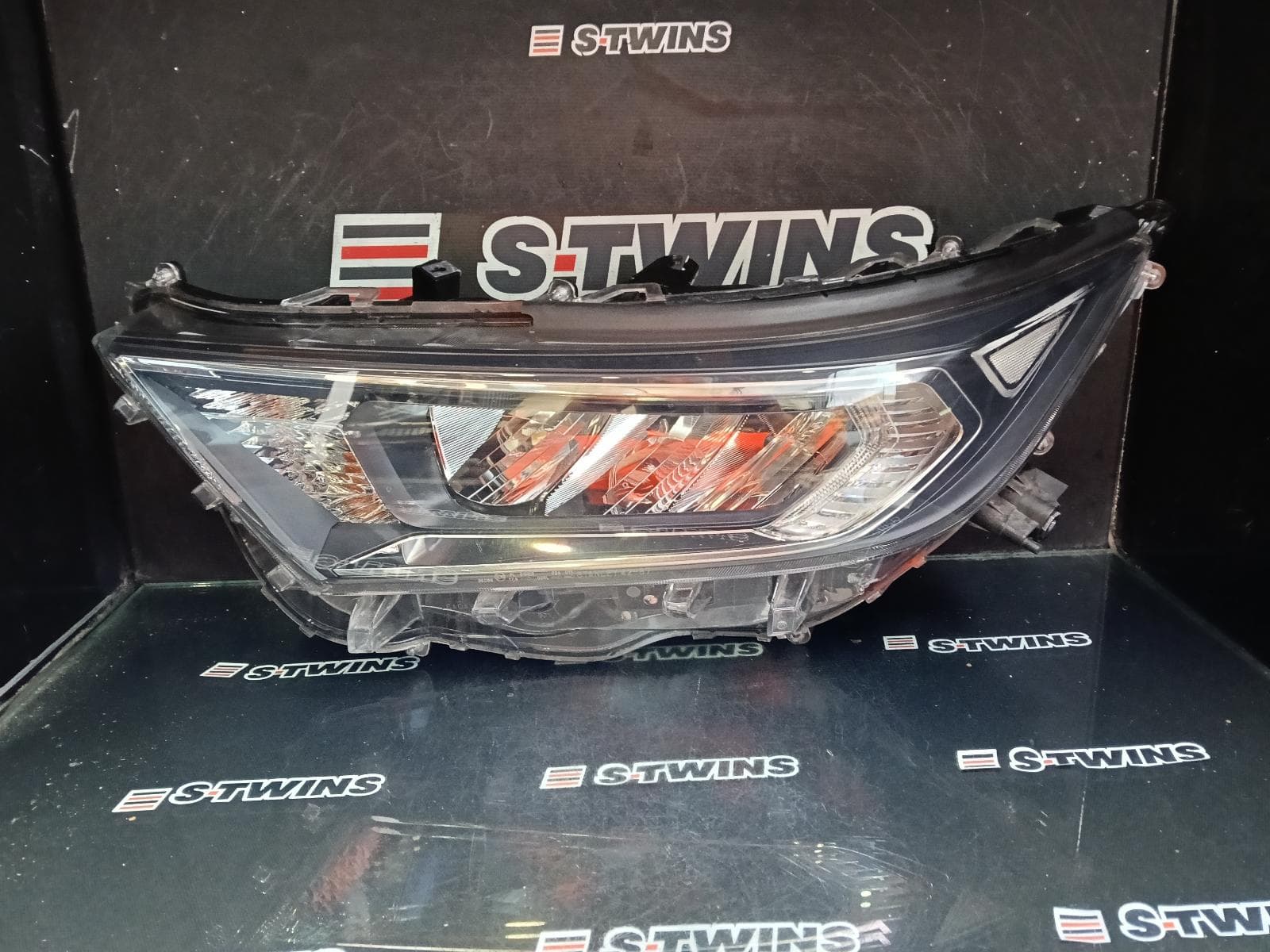 Used auto part listing image: 2020 TOYOTA RAV4 LEFT HEADLAMP W/ LED, NON PROJECTOR TYPE, XA50, NON HEV, 11/18-05/24