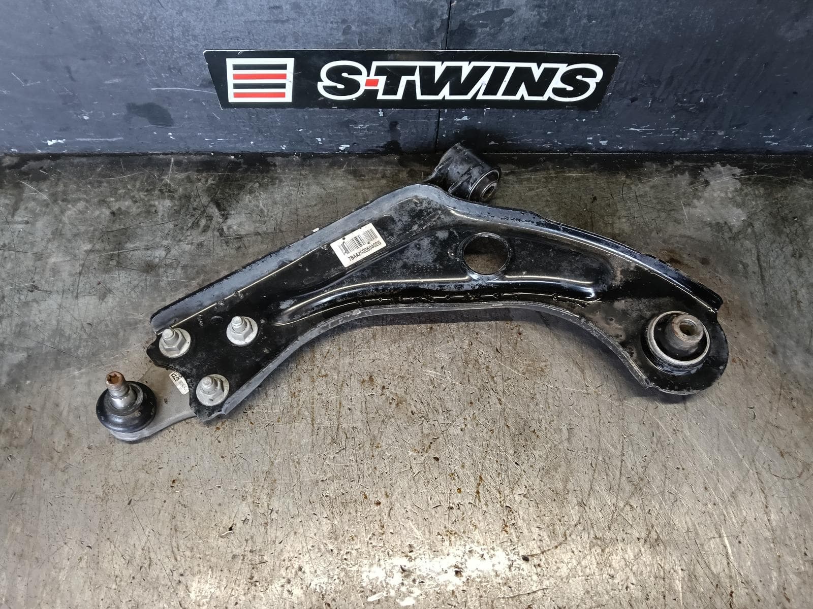 Used auto part listing image: 2021 PEUGEOT 508 LEFT FRONT LOWER CONTROL ARM R8, 05/19-09/24