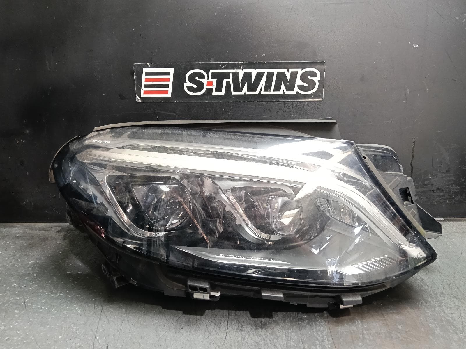 Used auto part listing image: 2018 MERCEDES GLE CLASS RIGHT HEADLAMP C292/W166, COUPE/WAGON, LED TYPE, 03/18-06/19
