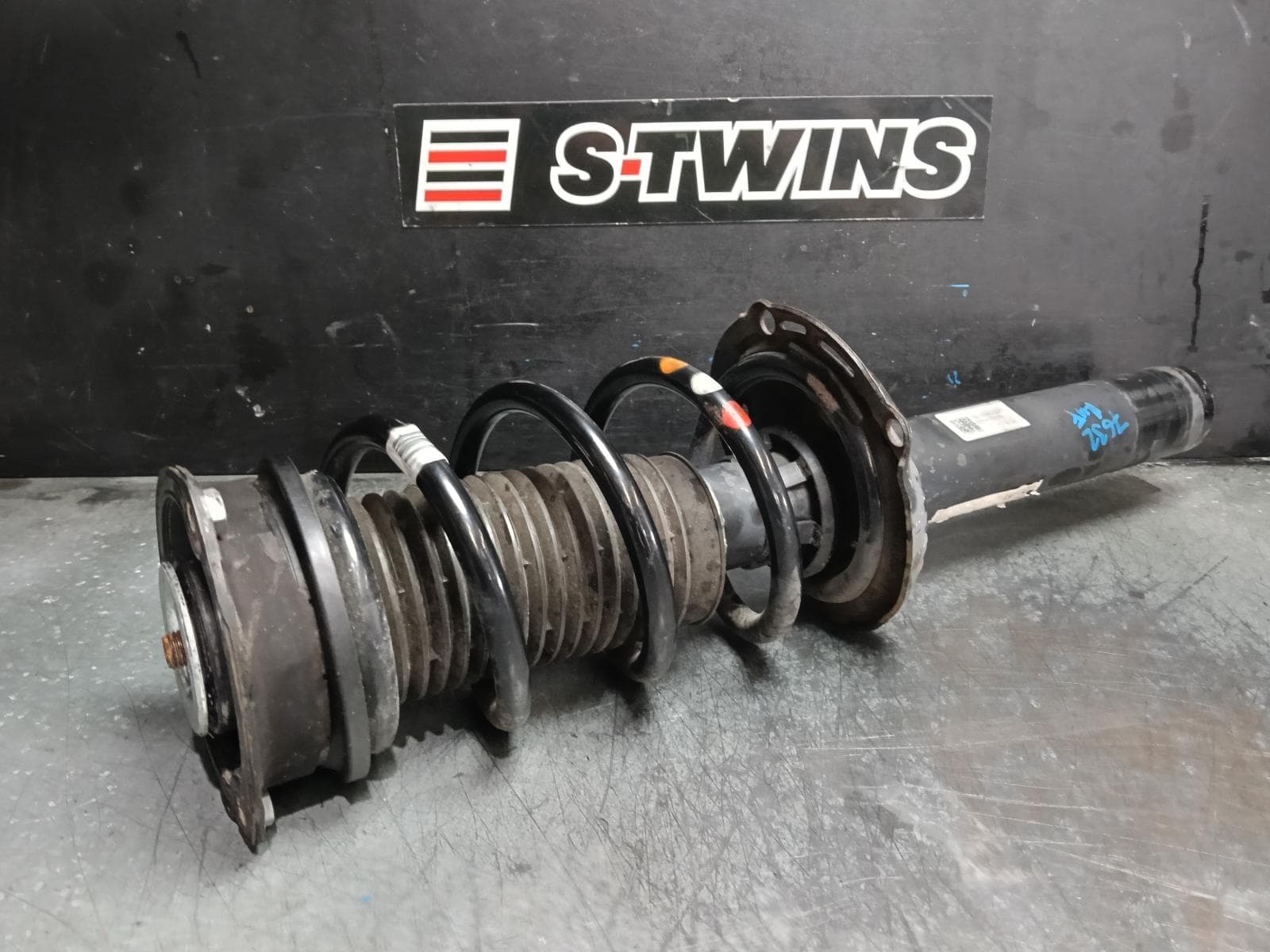 Used auto part listing image: 2023 AUDI Q2 RIGHT FRONT STRUT SQ2, GA, 2.0, PETROL, 02/21